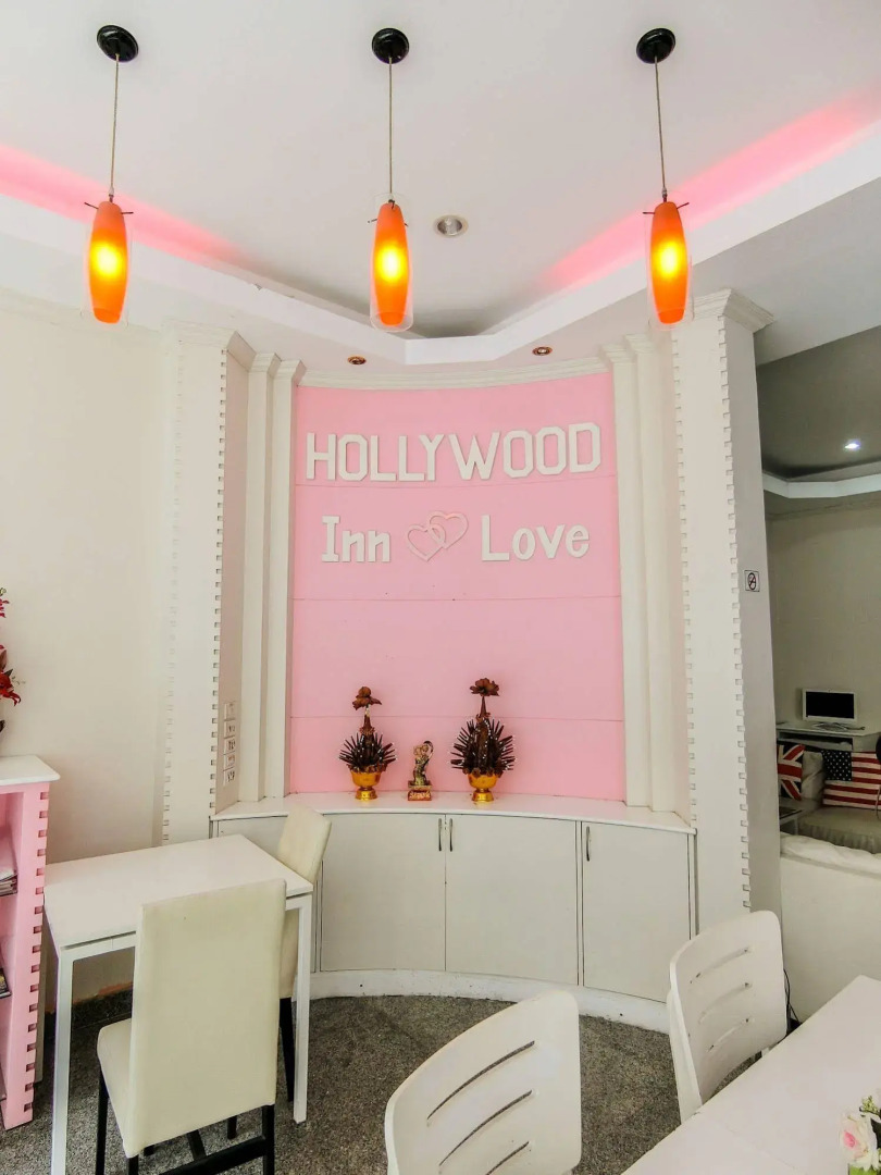 Hollywood Inn Love