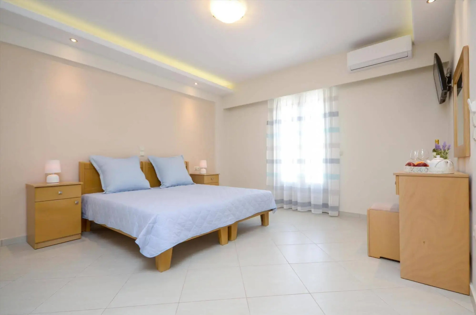 Ormos Holiday Studios