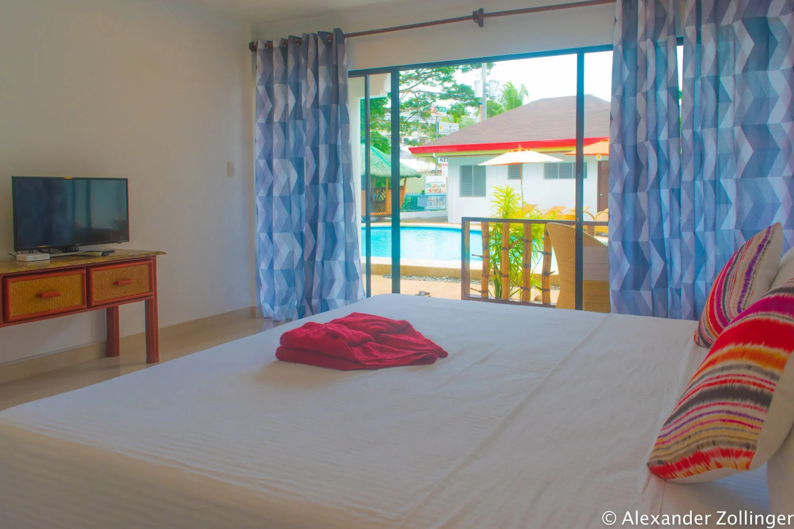 Alona Vida Beach Hill