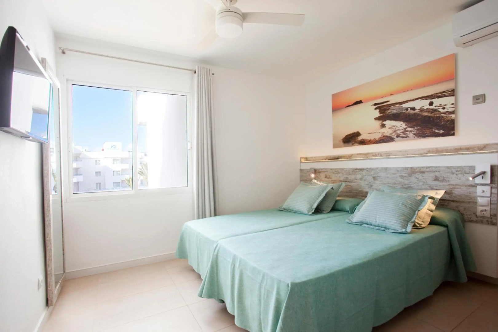 Playa Bella Beach Apartments