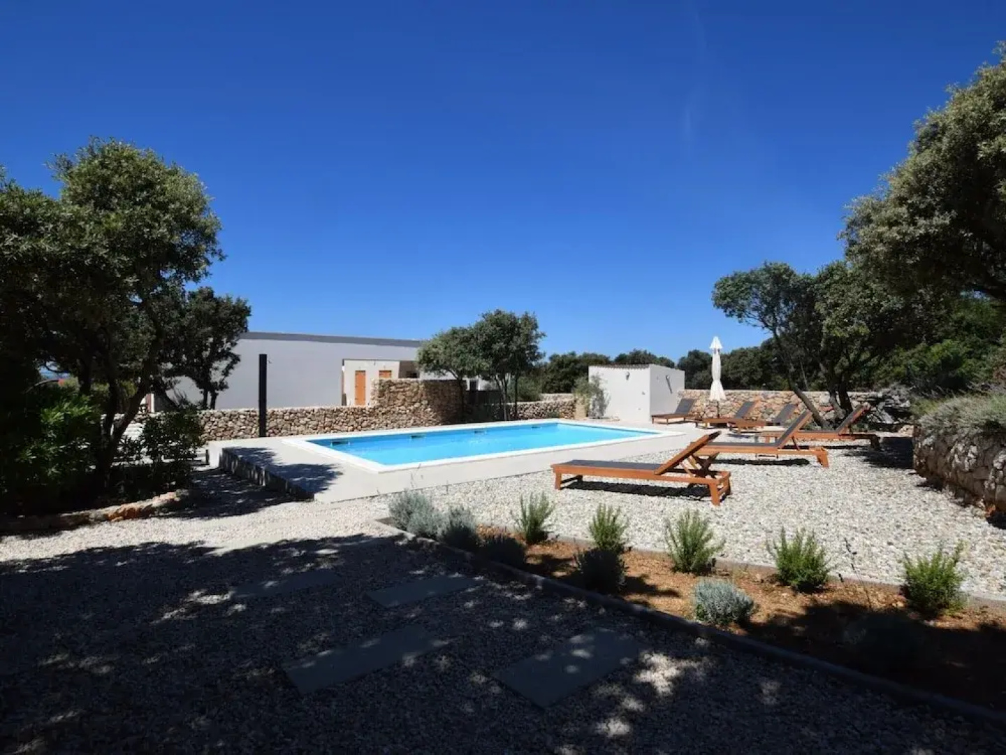Holiday House in a Quiet Area Near the Sea, Private Garden, Terrace and BBQ