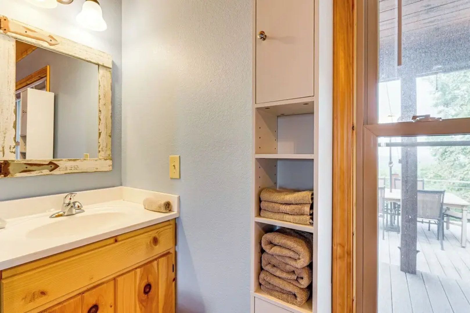Mtn-view Cabin: Deck & Pets Welcome in Murphy