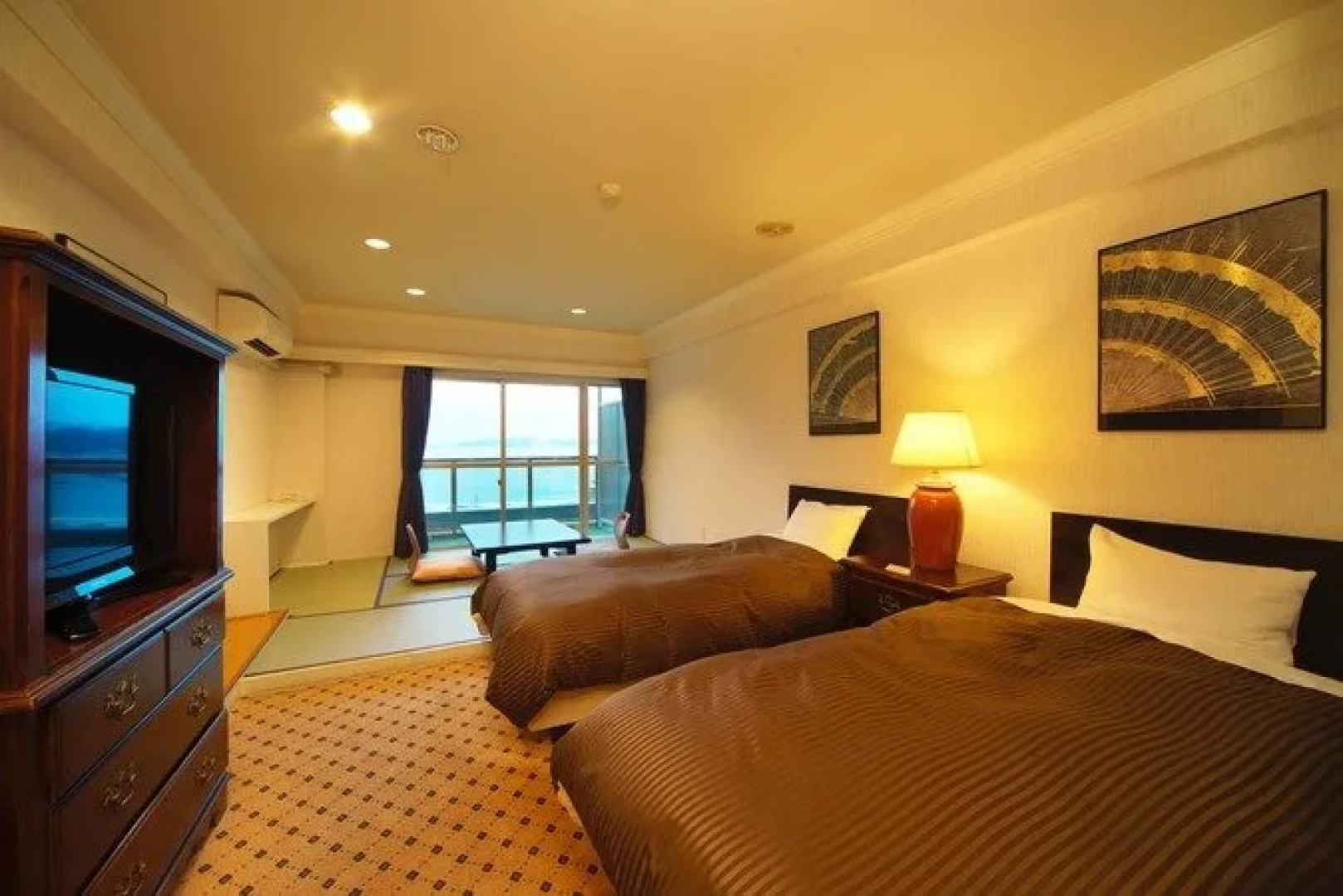 Kamogawa Hills Resort Hotel