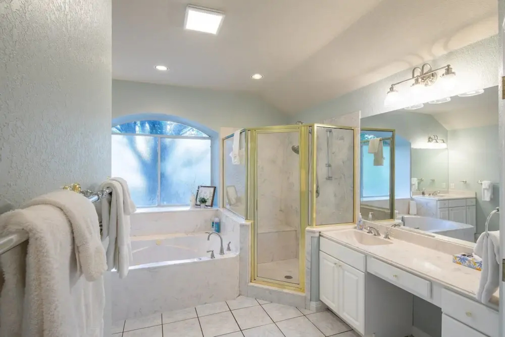 Reel Simple 4 Bedrooms 2 Bathrooms Home