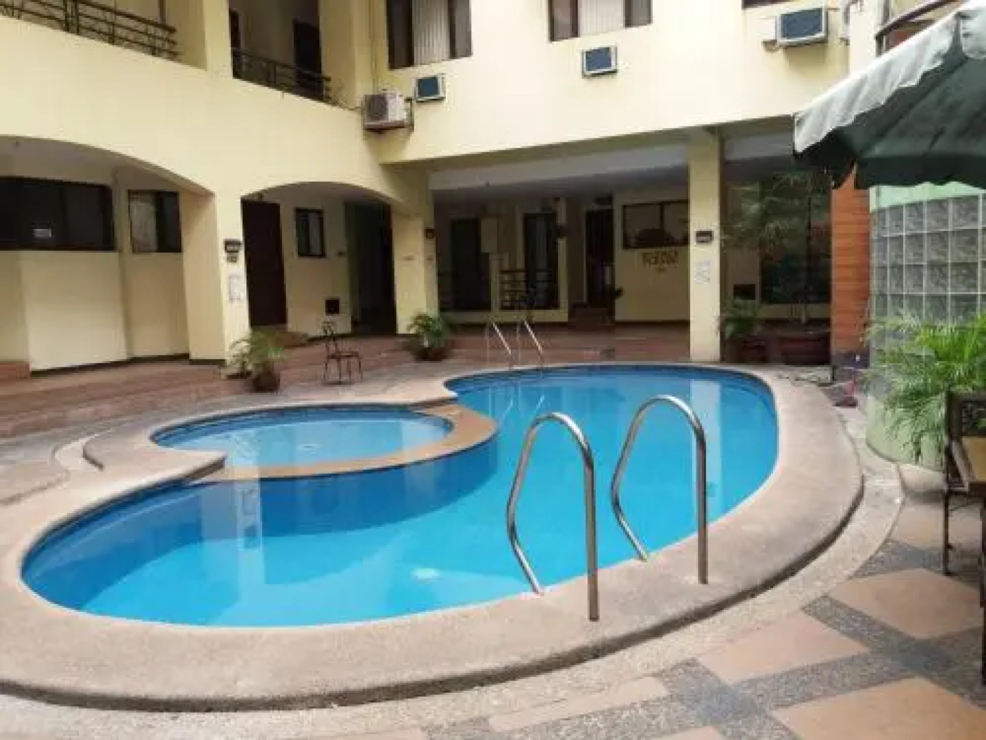 722 Metropolis Tower Unit 212