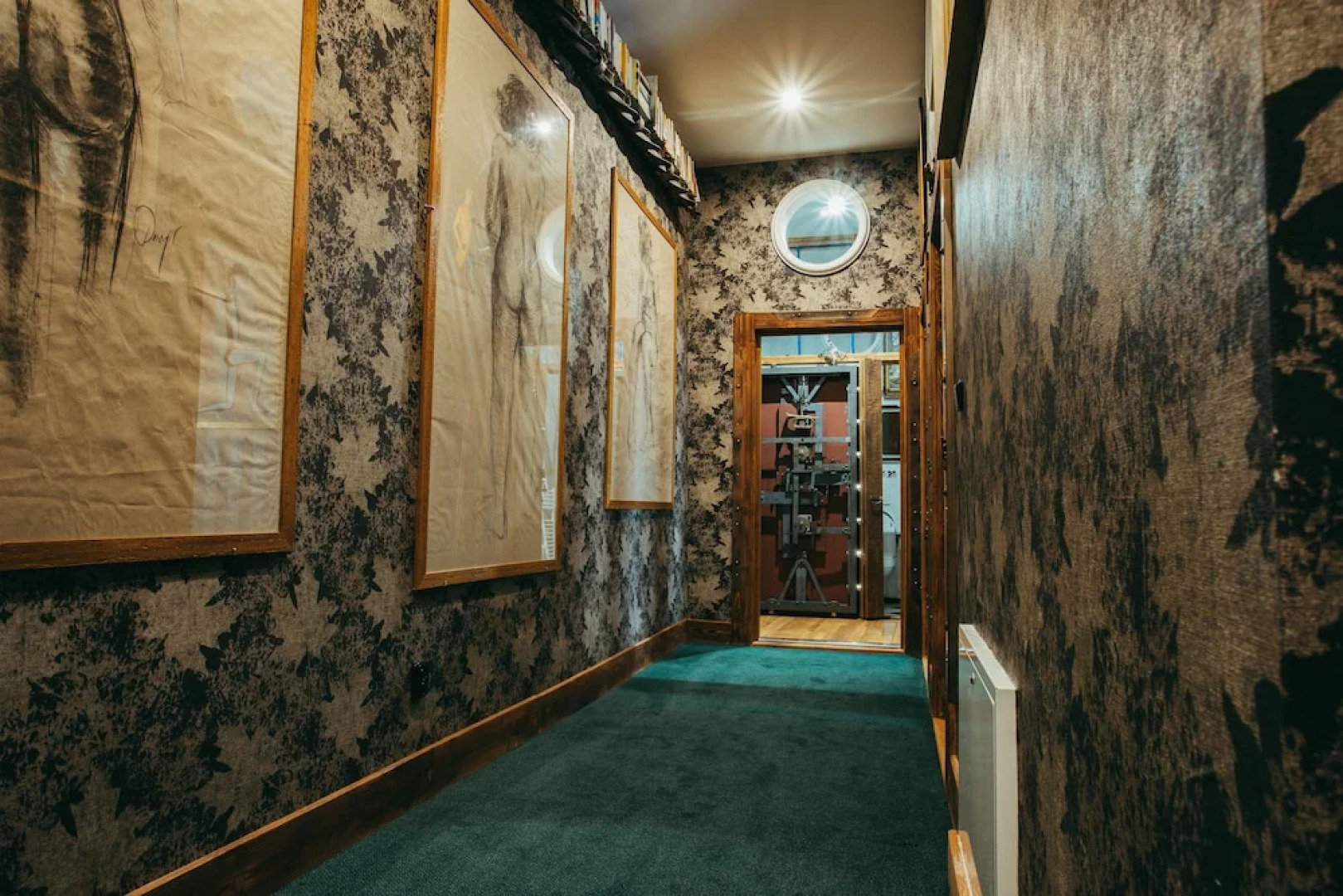 Divná Pani Luxury Gallery Rooms