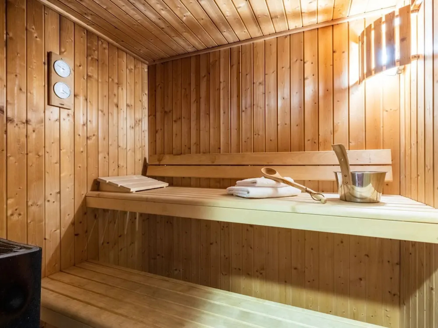 Detached House With Sauna and Whirlpool From Hoorn