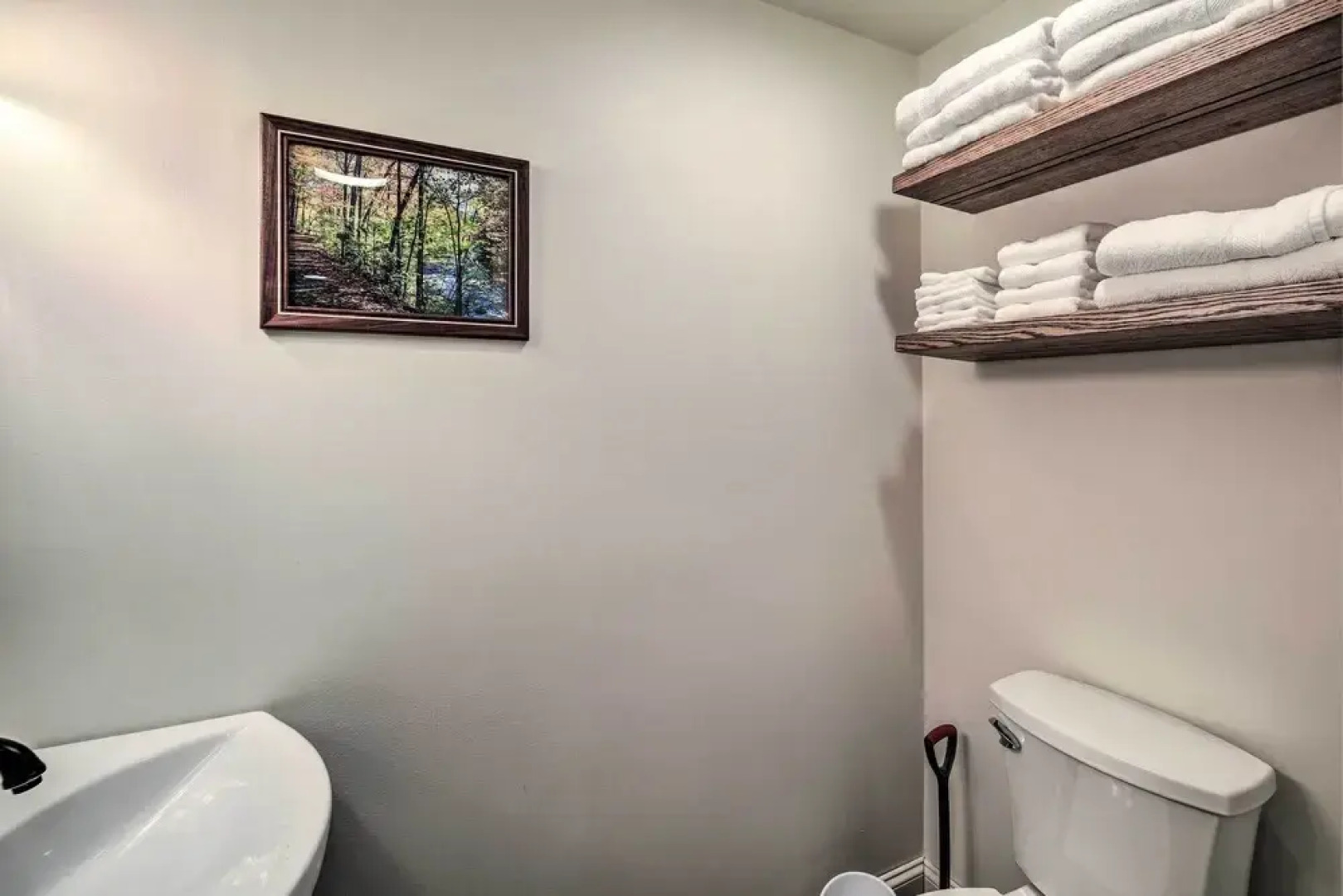 Cozy Damascus Apartment w/ Great Views!