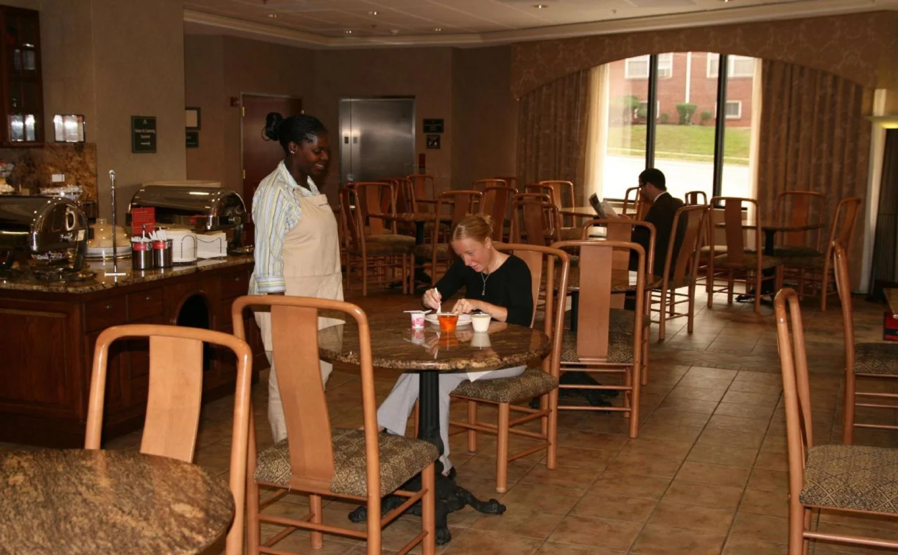 Hampton Inn & Suites Kansas City-Country Club Plaza