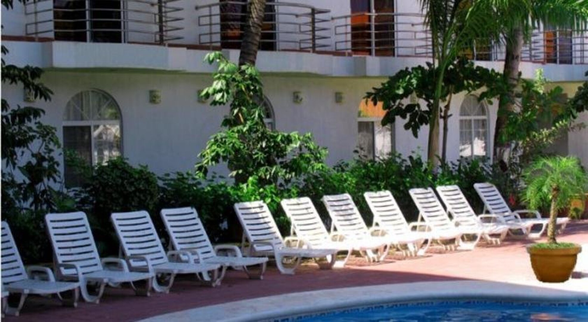 Hotel y Suites Bugambilias