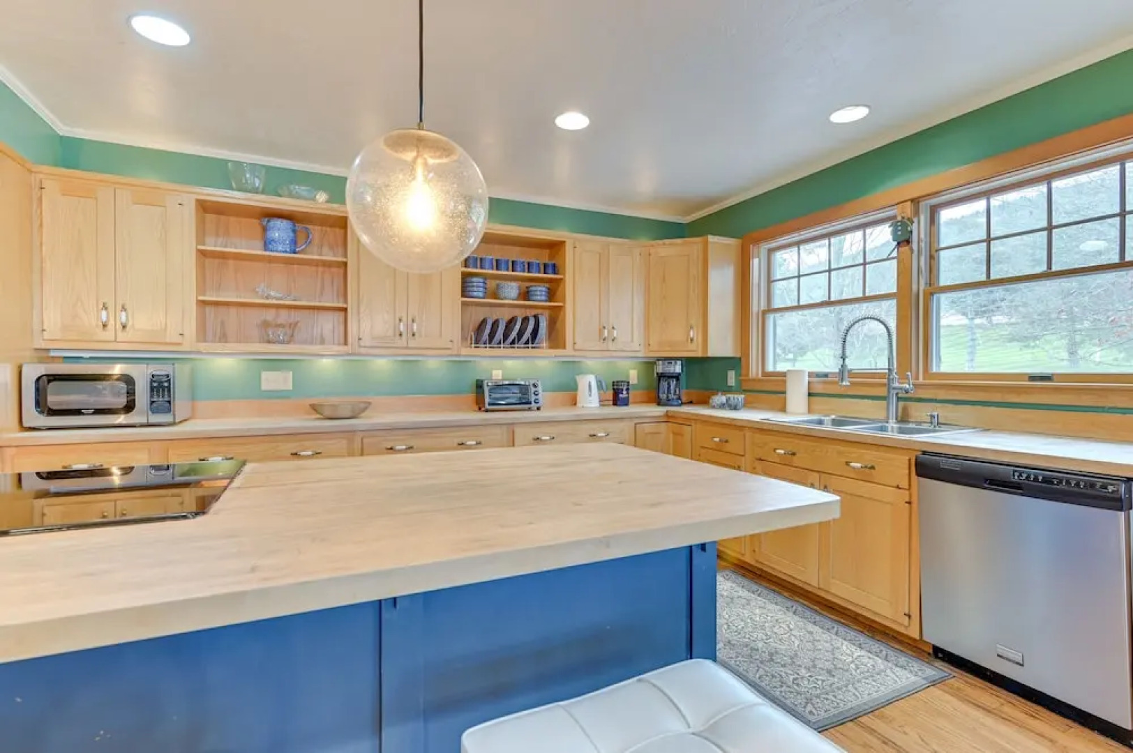 Slope Views: Luxe Windham Retreat w/ Hot Tub!