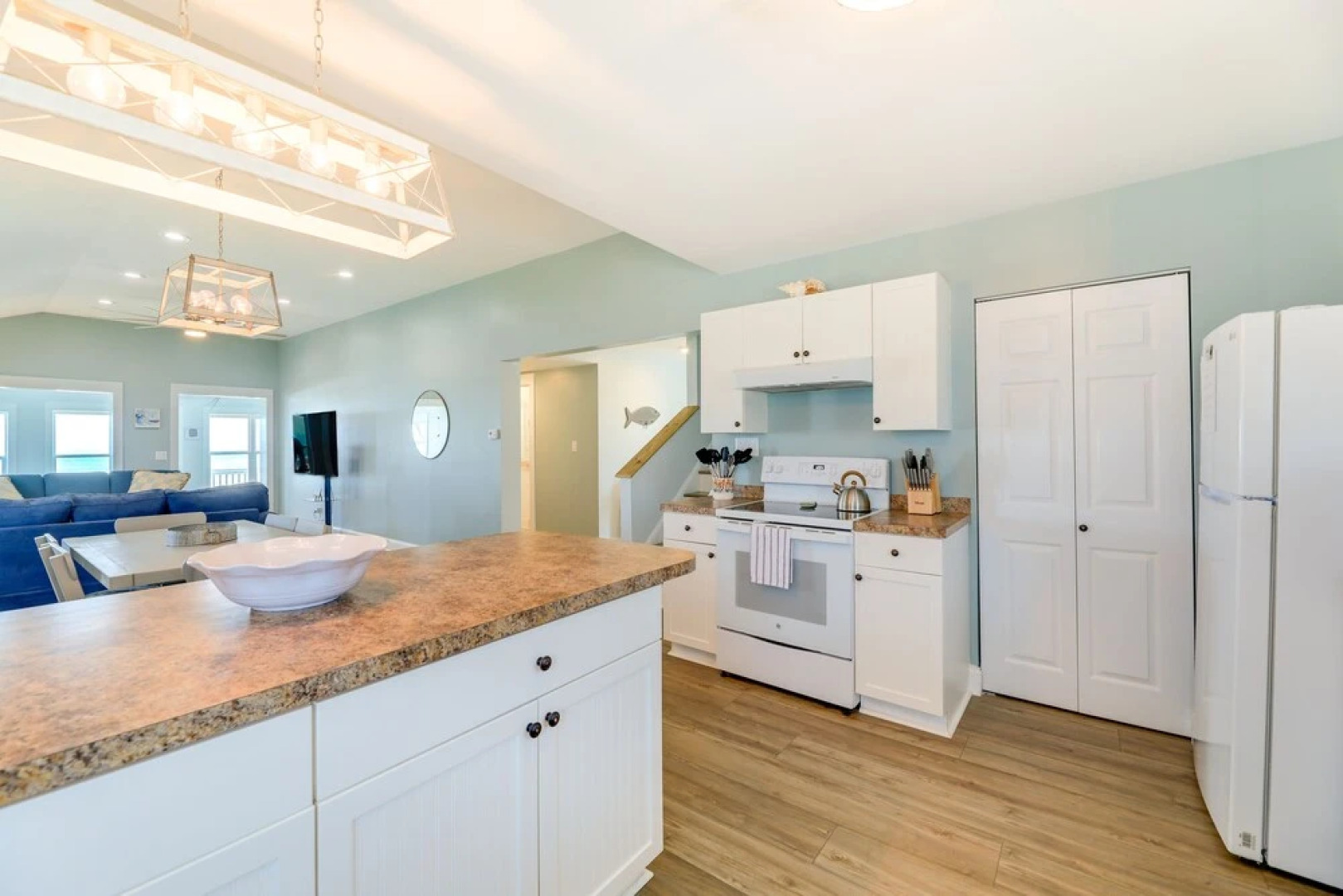 Emerald Isle Retreat - Steps Away From Beach!