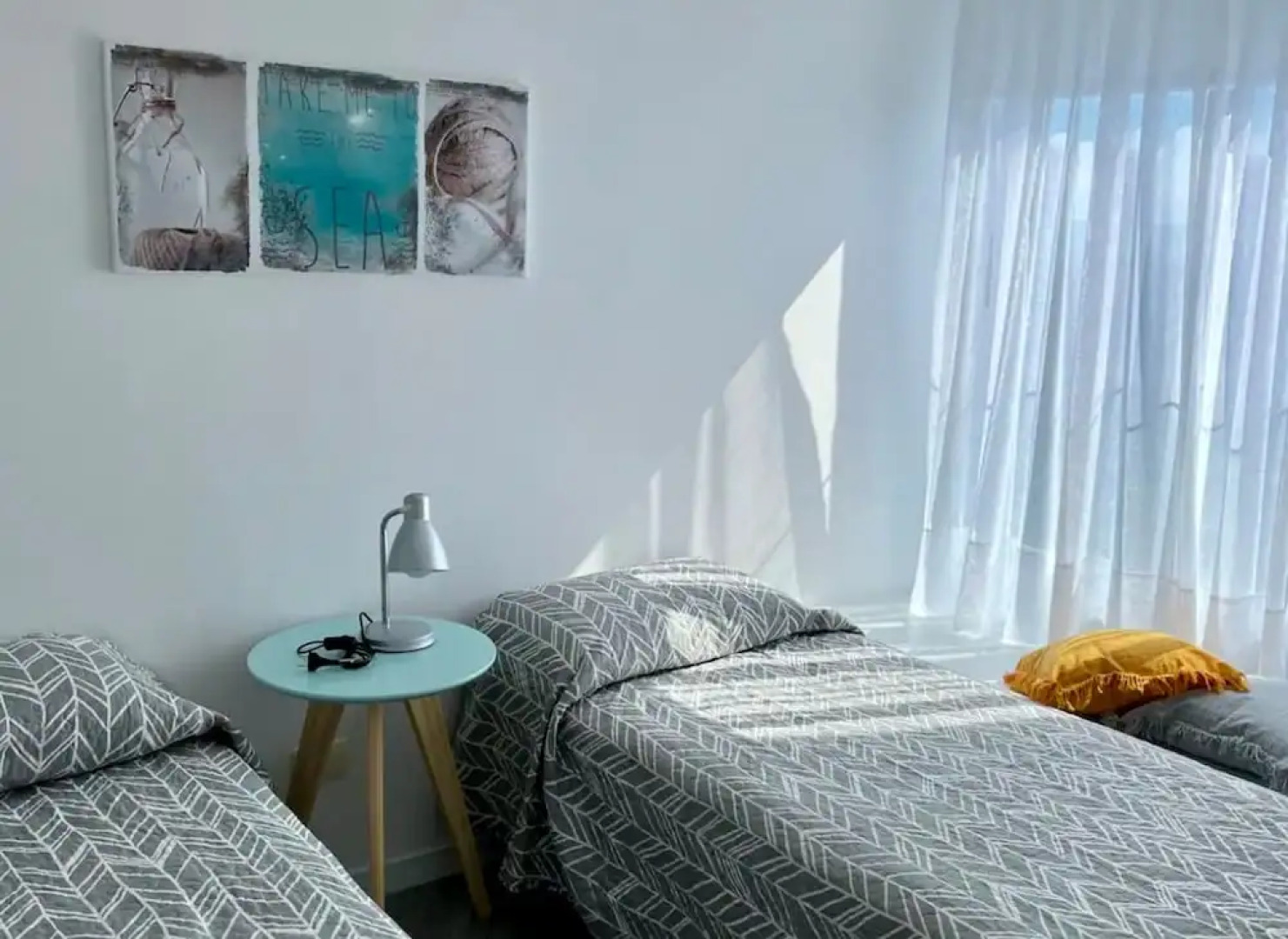 2 bed apartment Ocean Drive Country Bldg