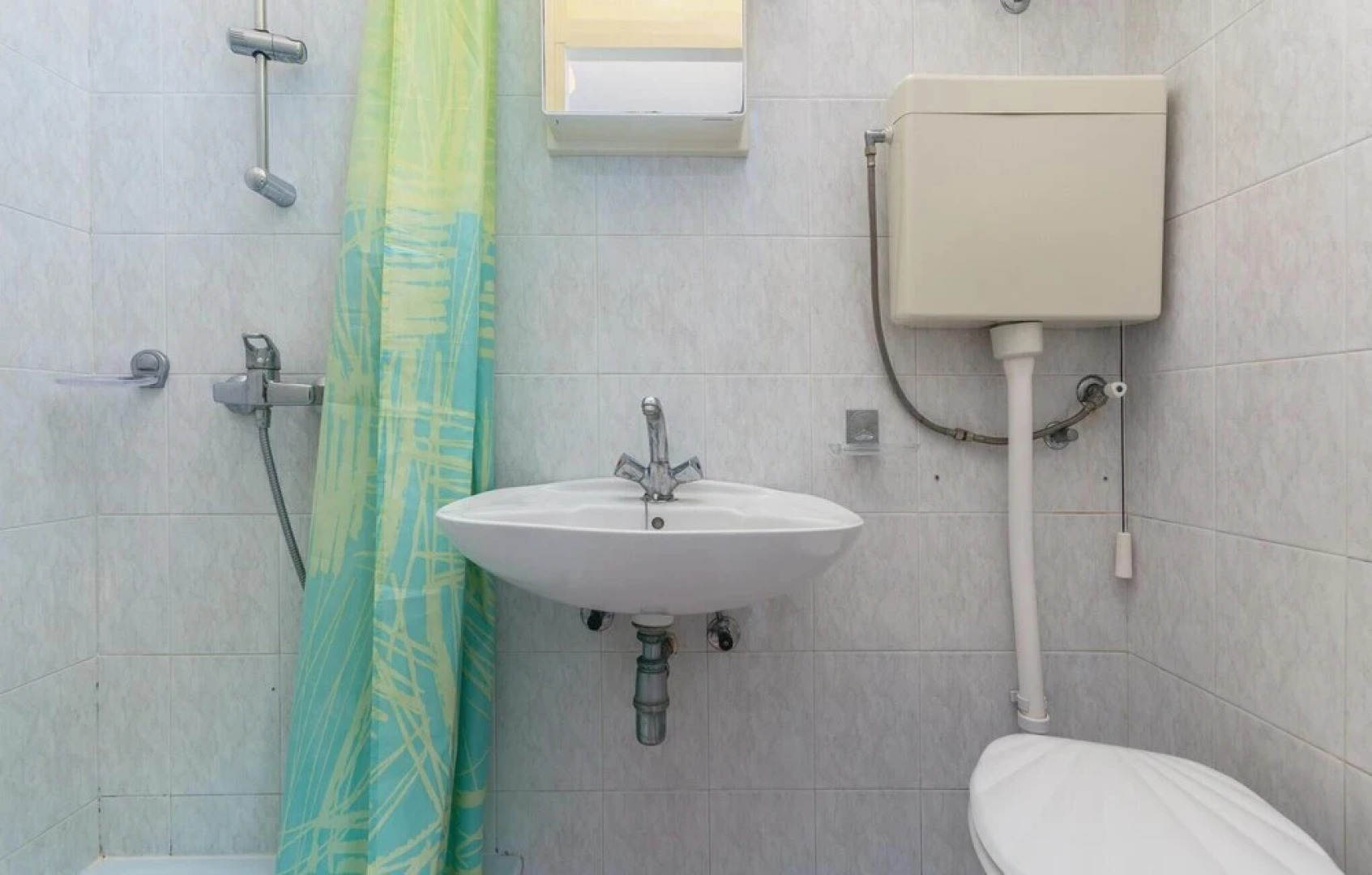 Beautiful Home in Lovrecica With Wifi and 2 Bedrooms