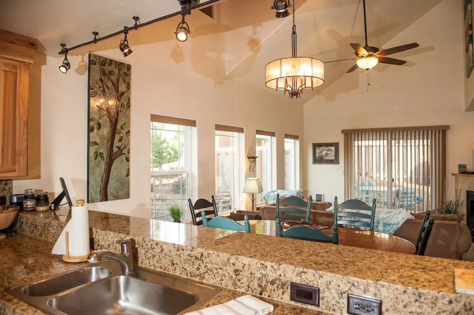 Waterside Family Fun 3 Br home by RedAwning