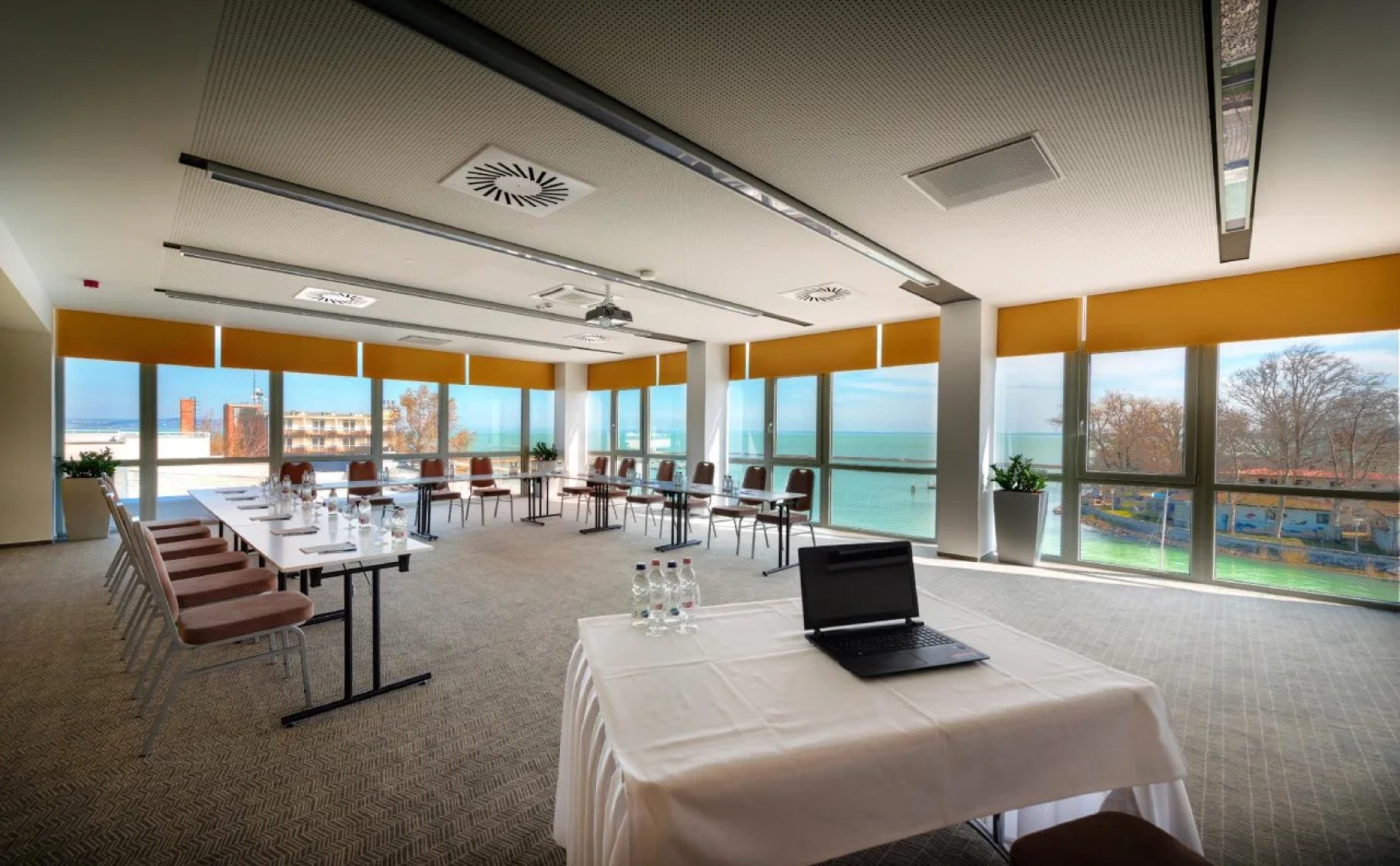 Hotel Yacht Wellness & Business