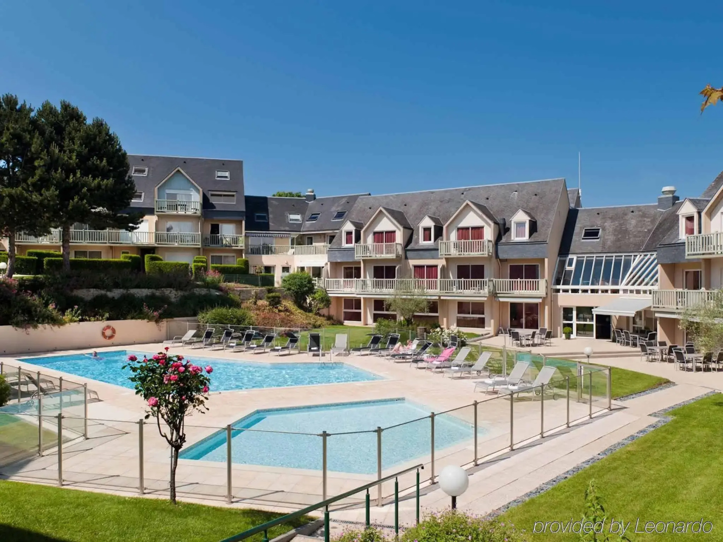 Mercure Omaha Beach Hotel
