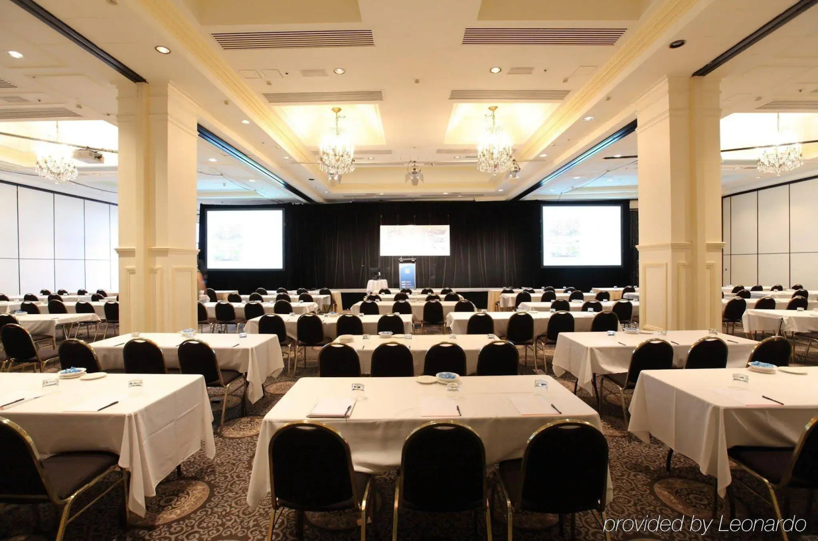 Stamford Grand Adelaide