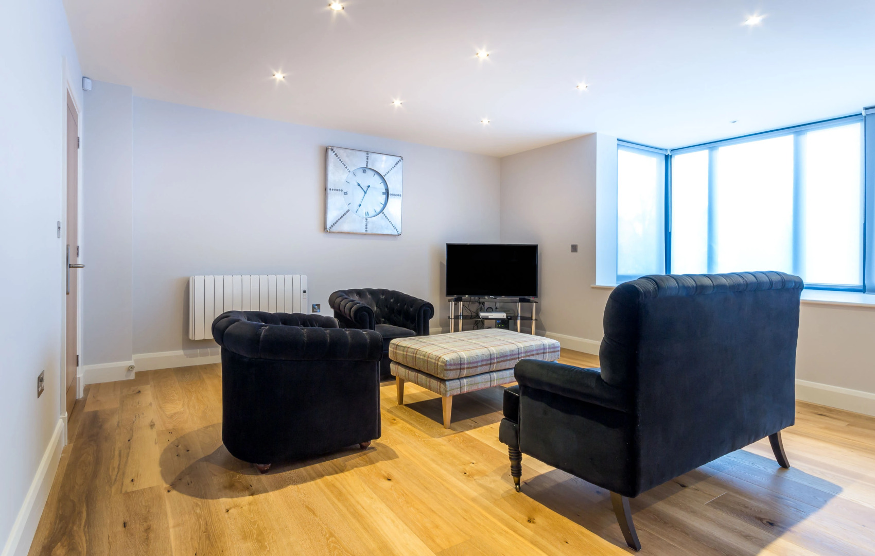 White Hart Hotel & Apartments