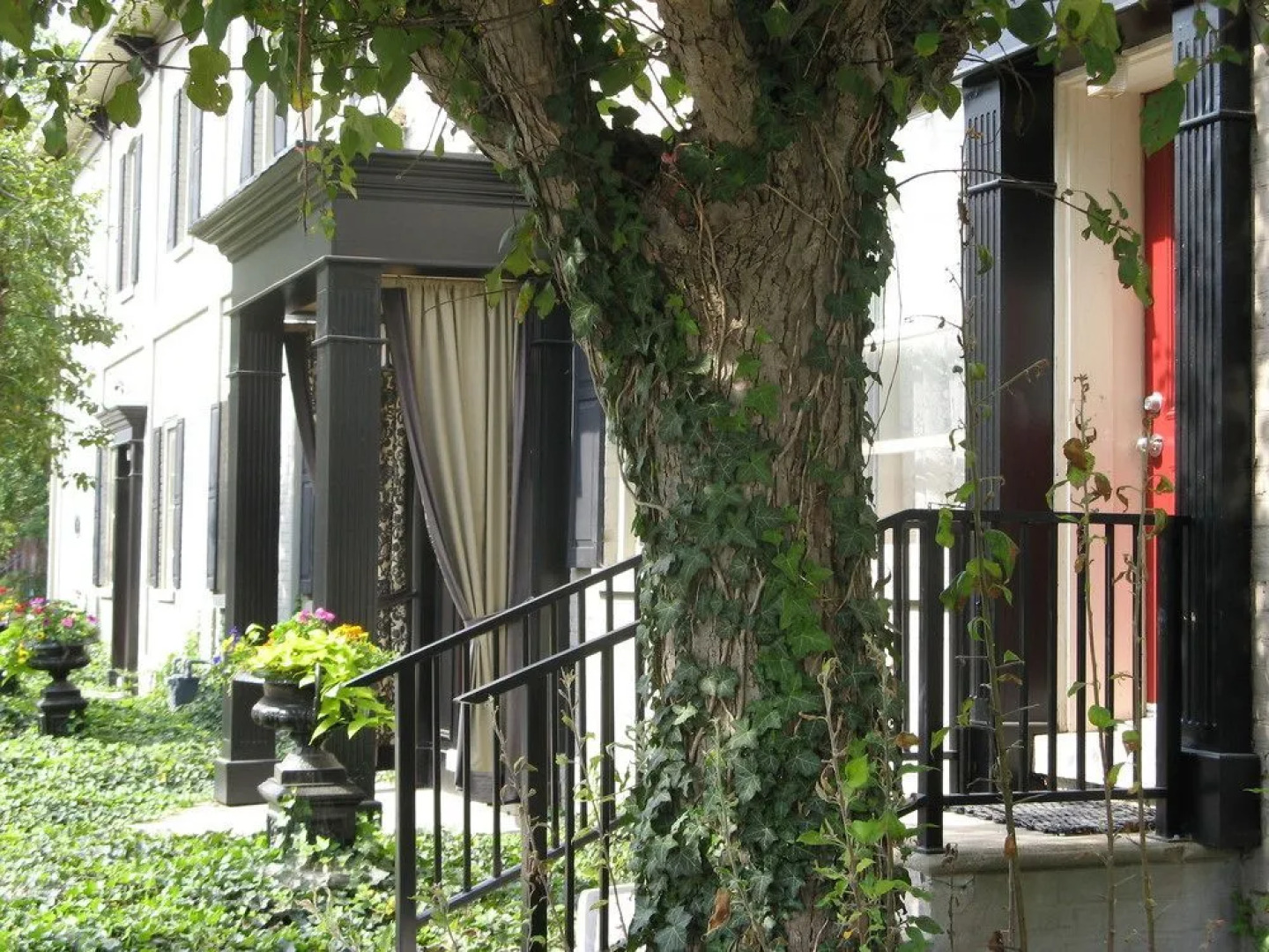 St. Vincent Row Suites