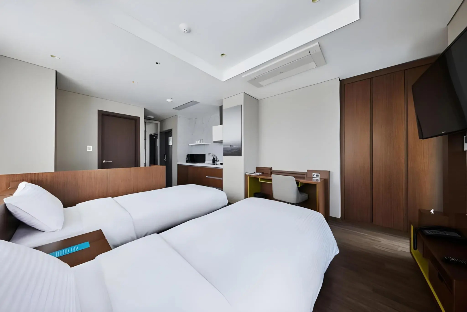 Felix by STX Hotel & Suite