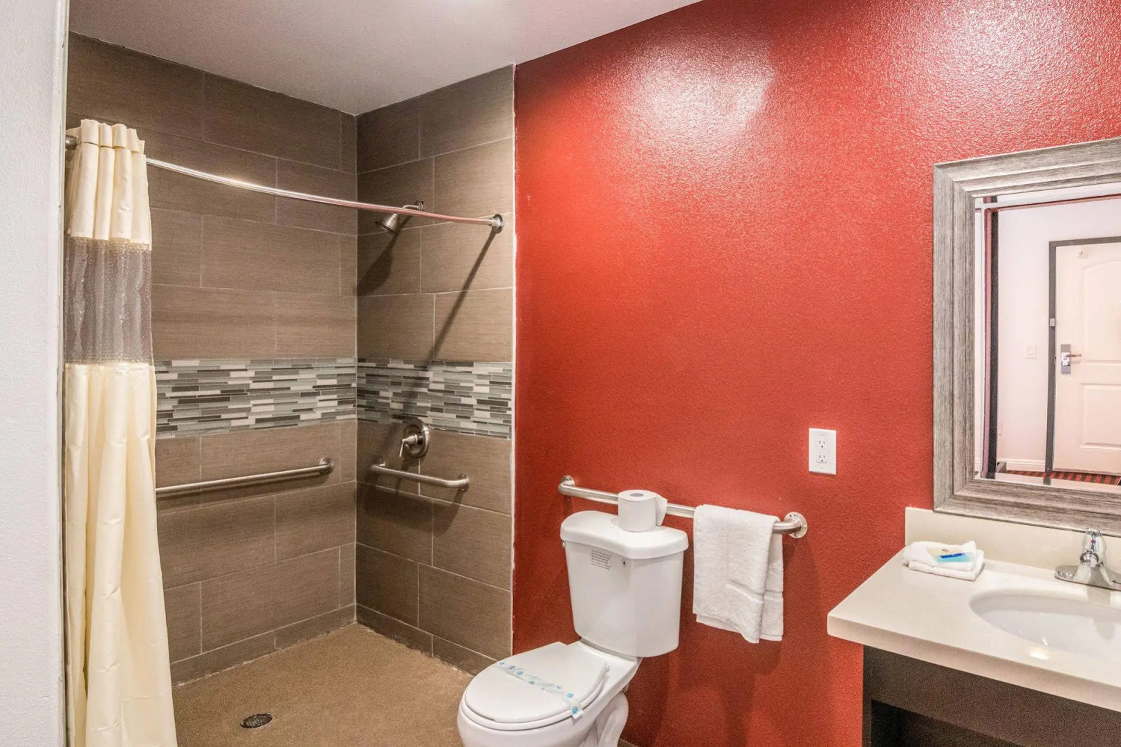 Rodeway Inn & Suites