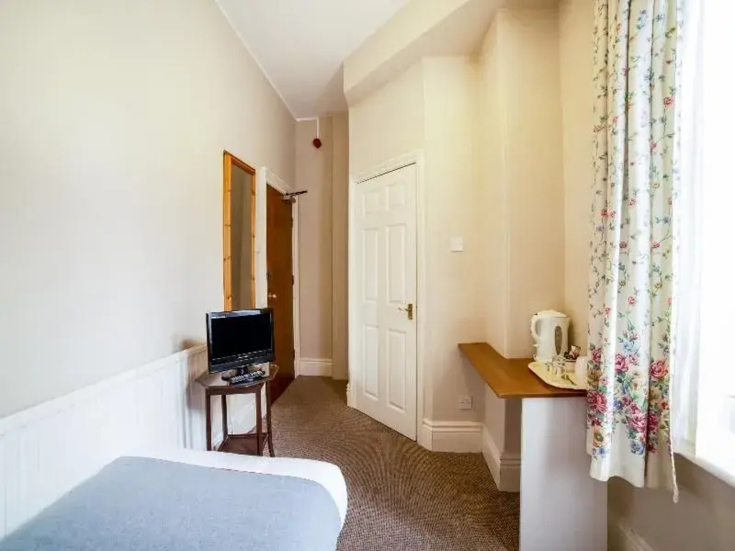 The Briary Hotel - Guest House