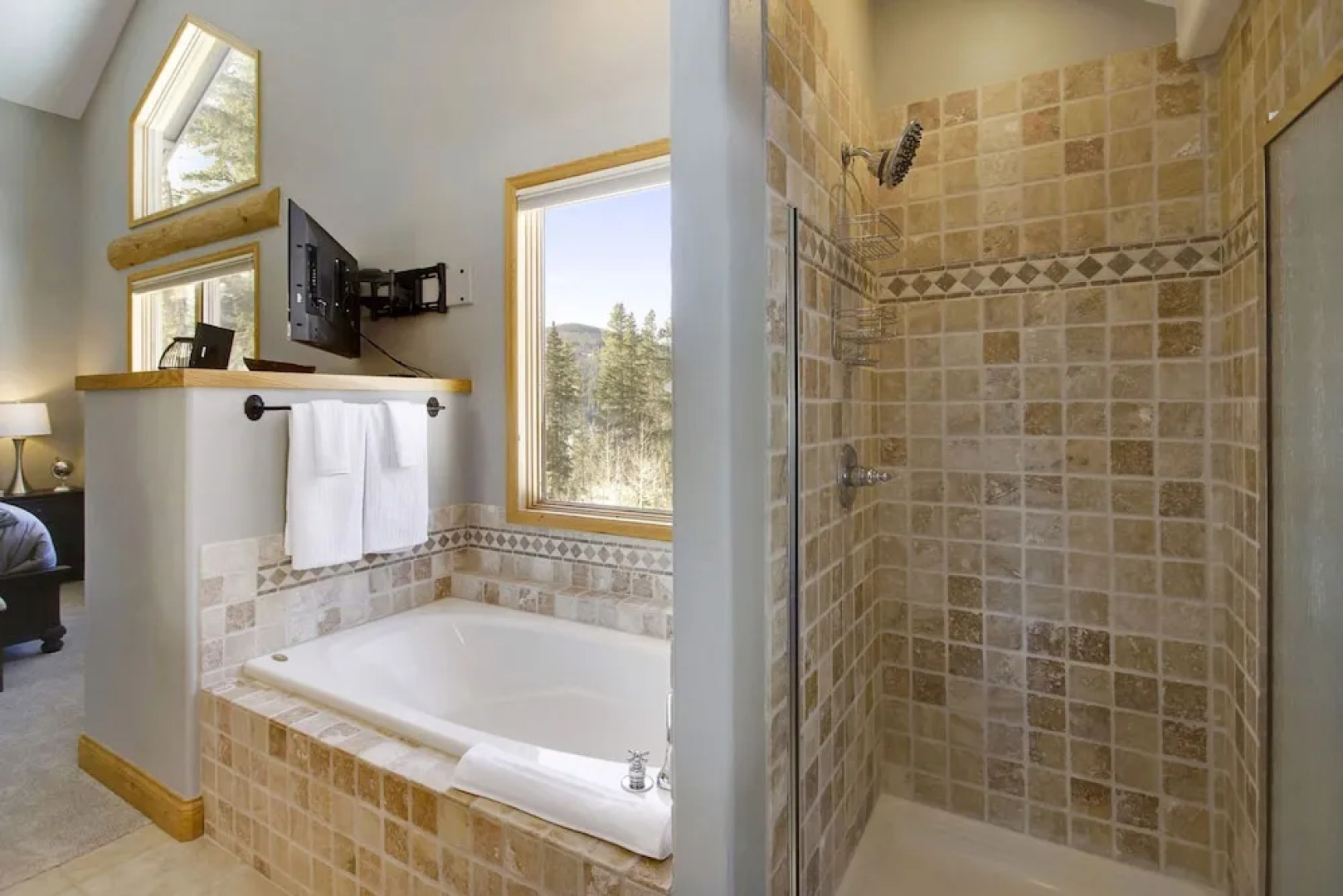 Lakota Mountain Lodge Luxury Villa #205 by Winter Park Escapes