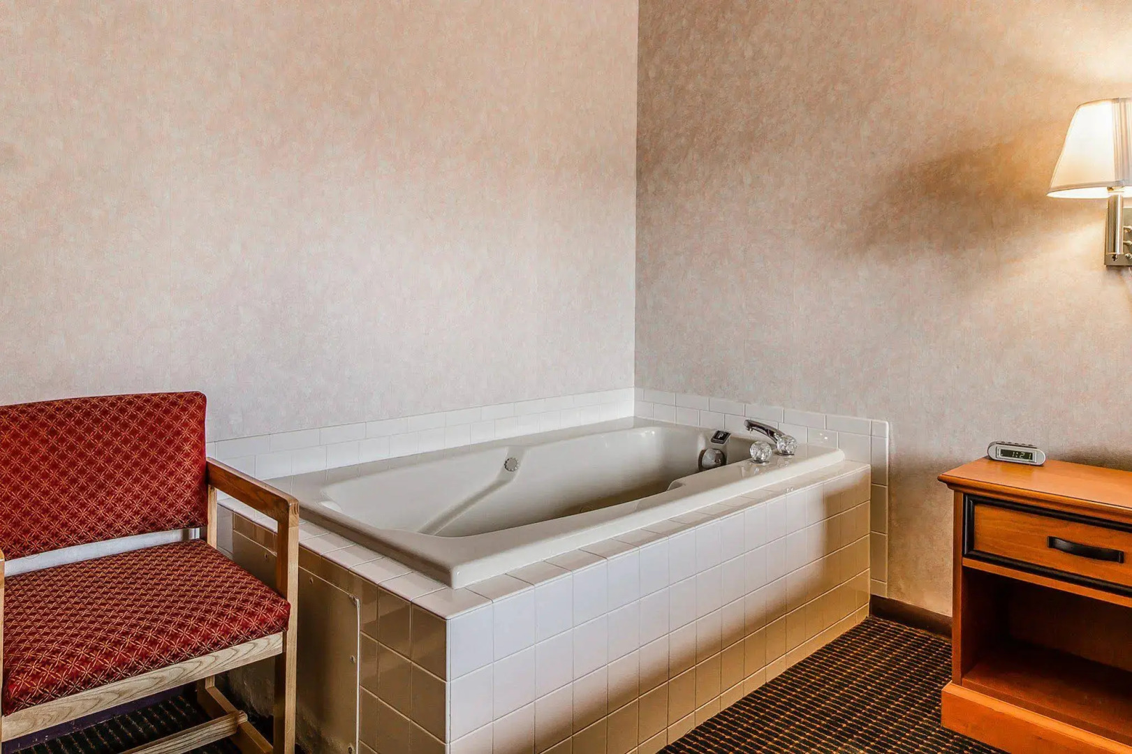 Days Inn by Wyndham Manitowoc