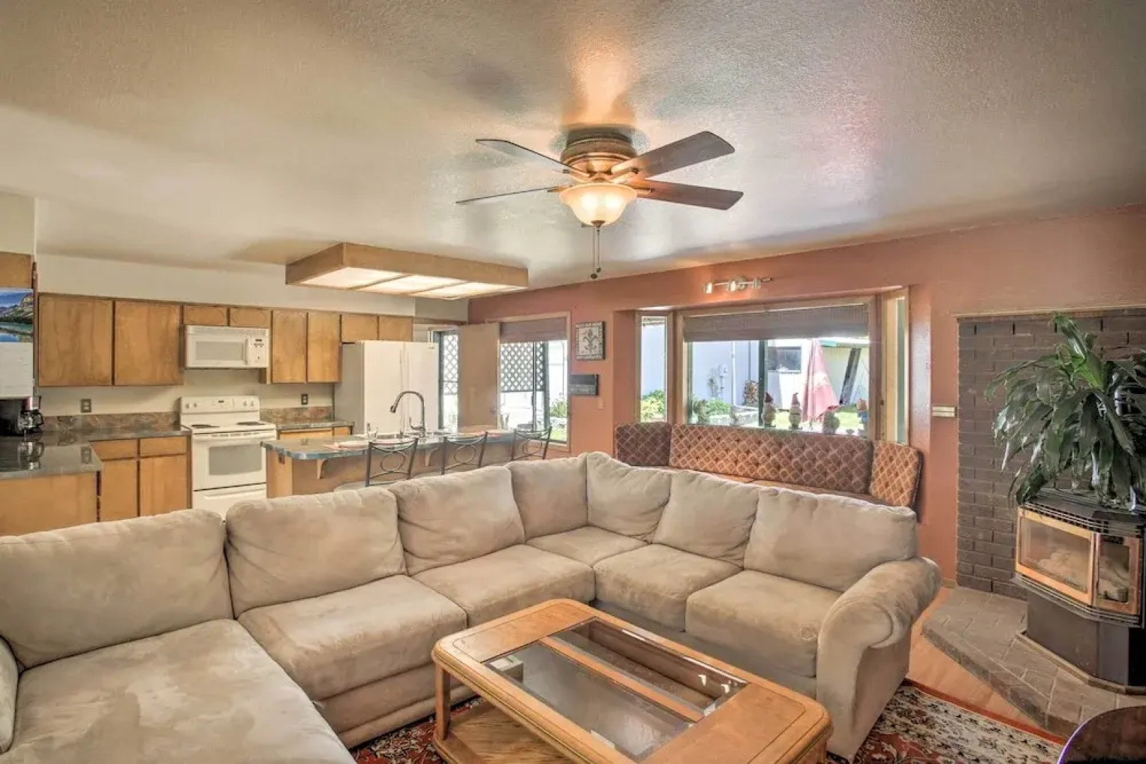 Sunny Home w/ Patio < 10 Mi to Lake Coeur D'alene