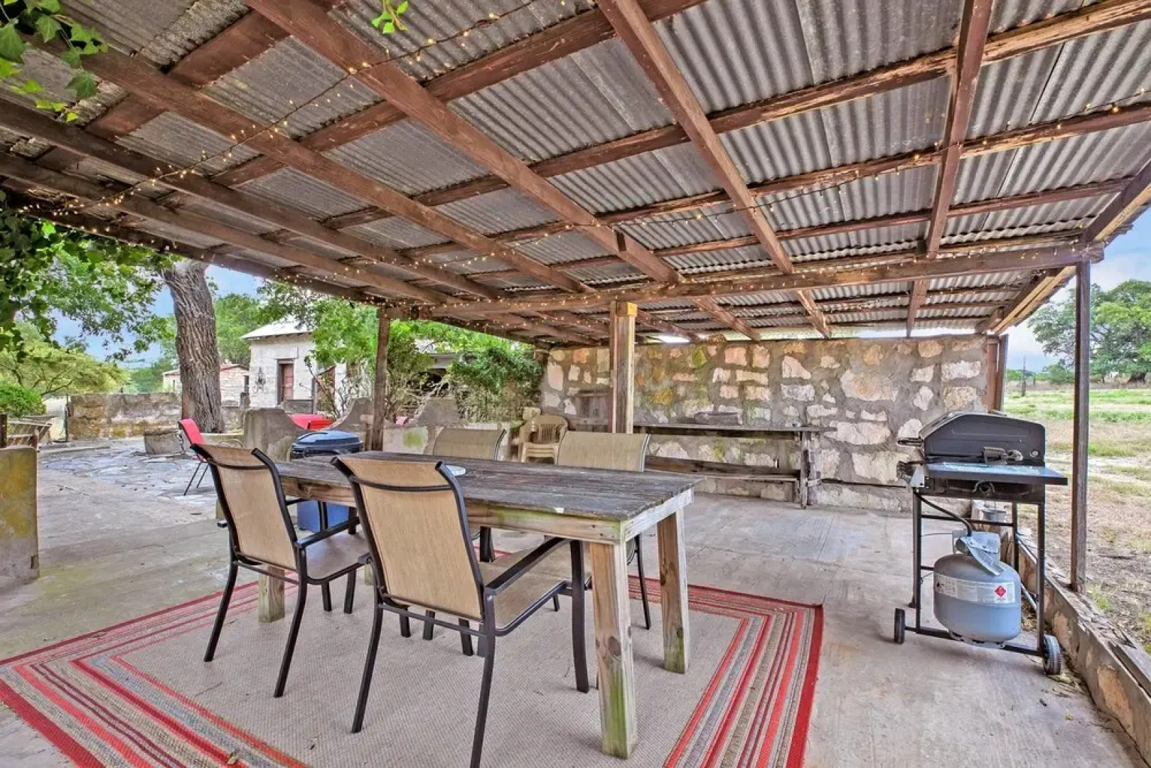 New! Stunning Historic Home Near Town With Bbq!