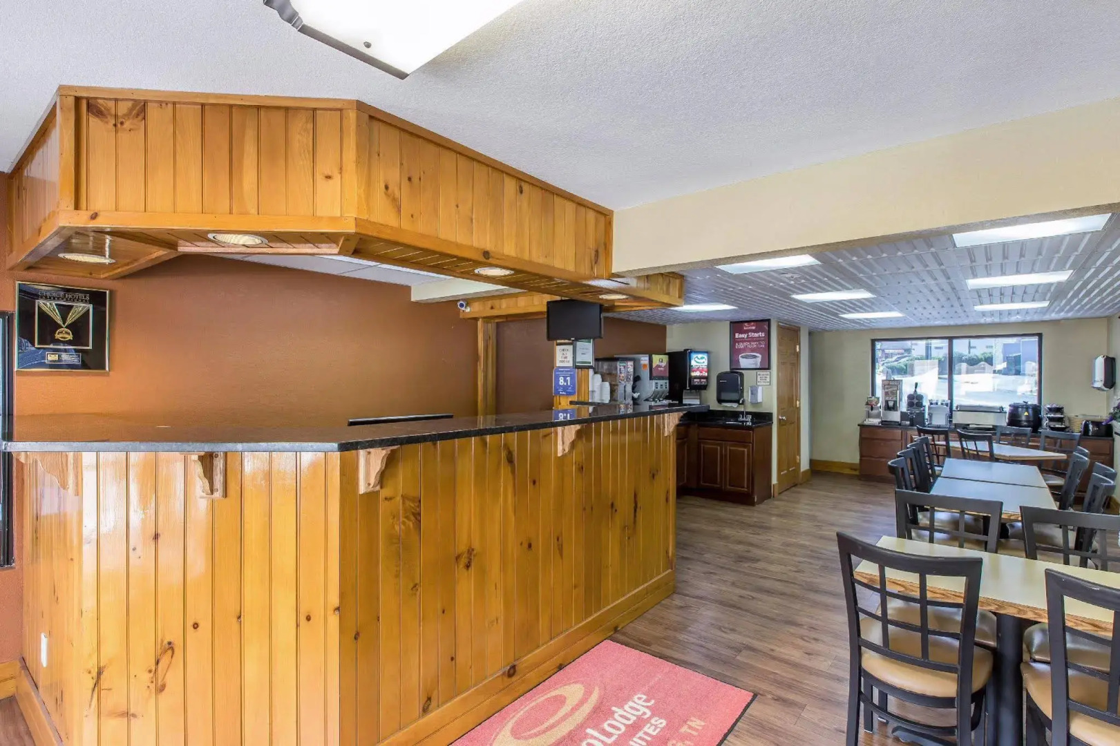 Econo Lodge Inn & Suites Gatlinburg at the Convention Center