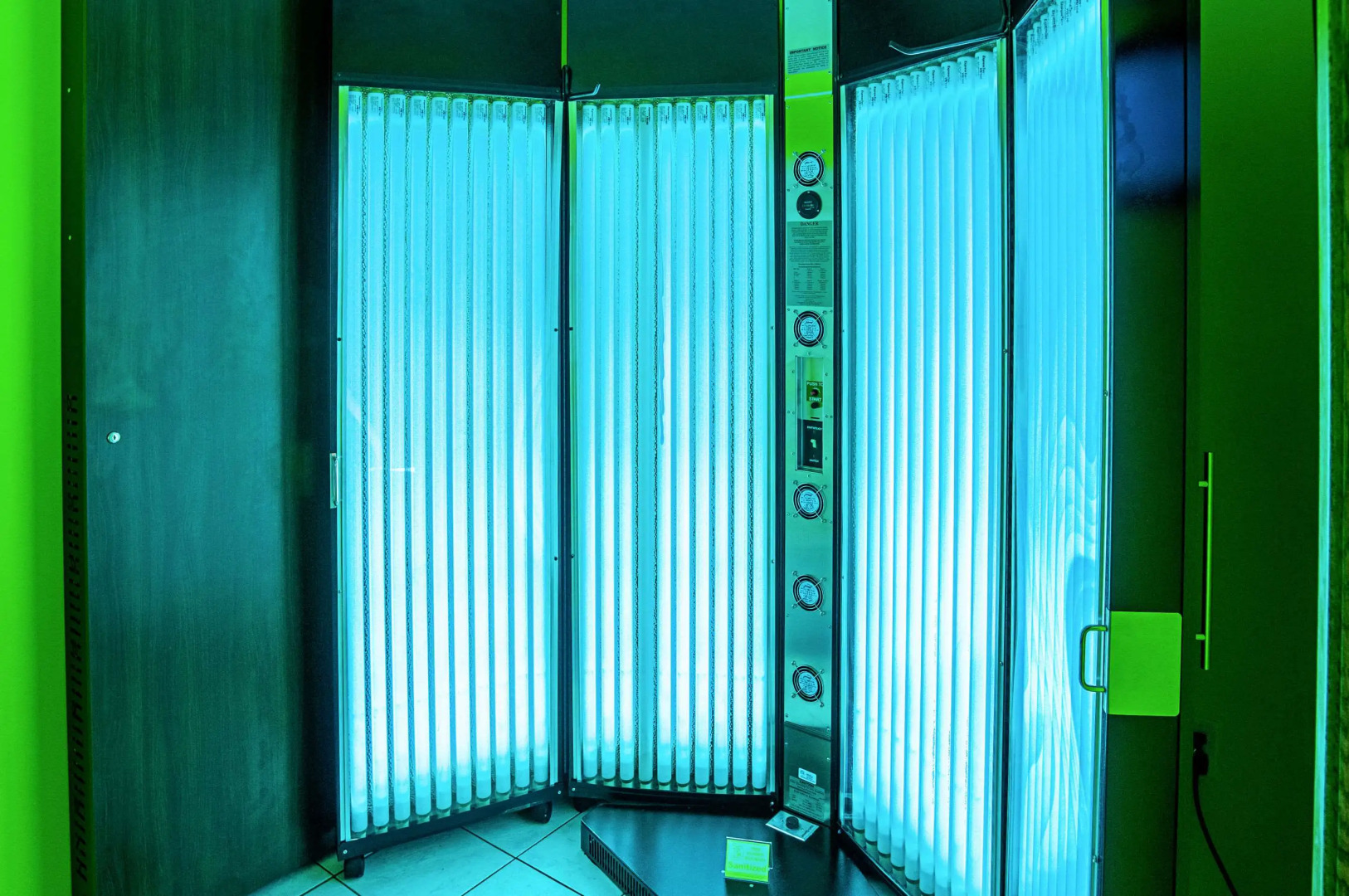 Econo Lodge on the Bay