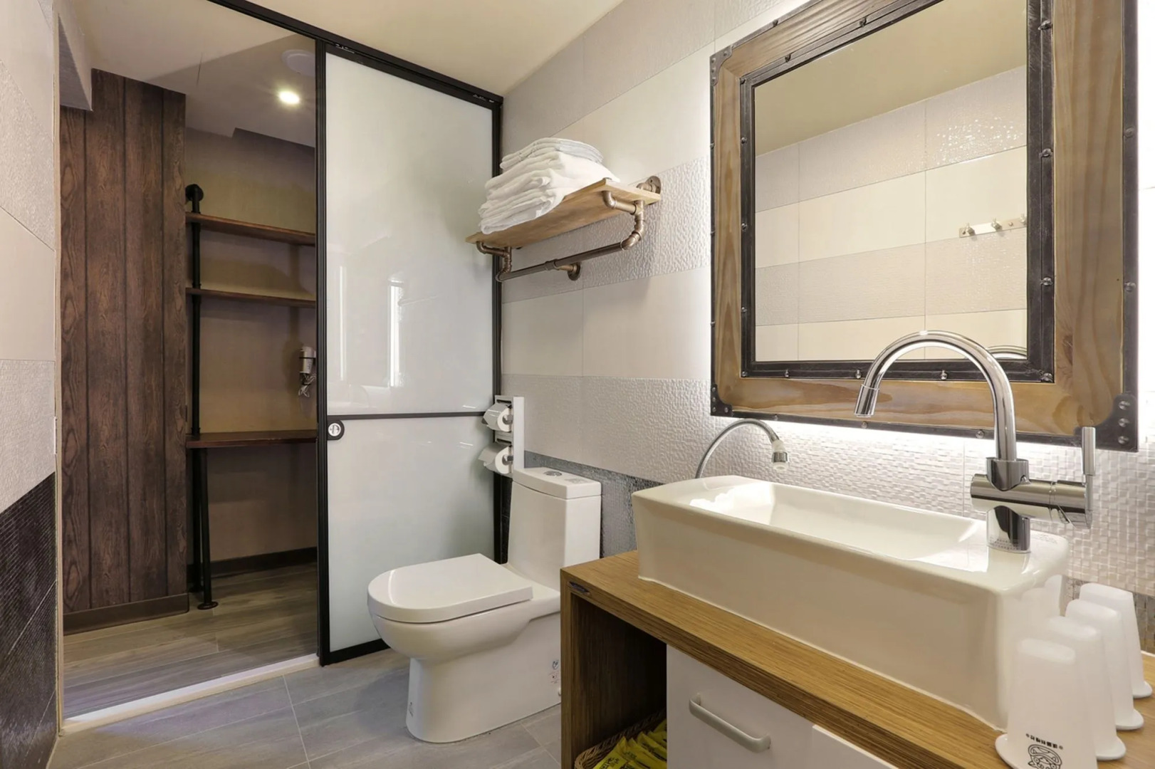 Monster Village Hotel