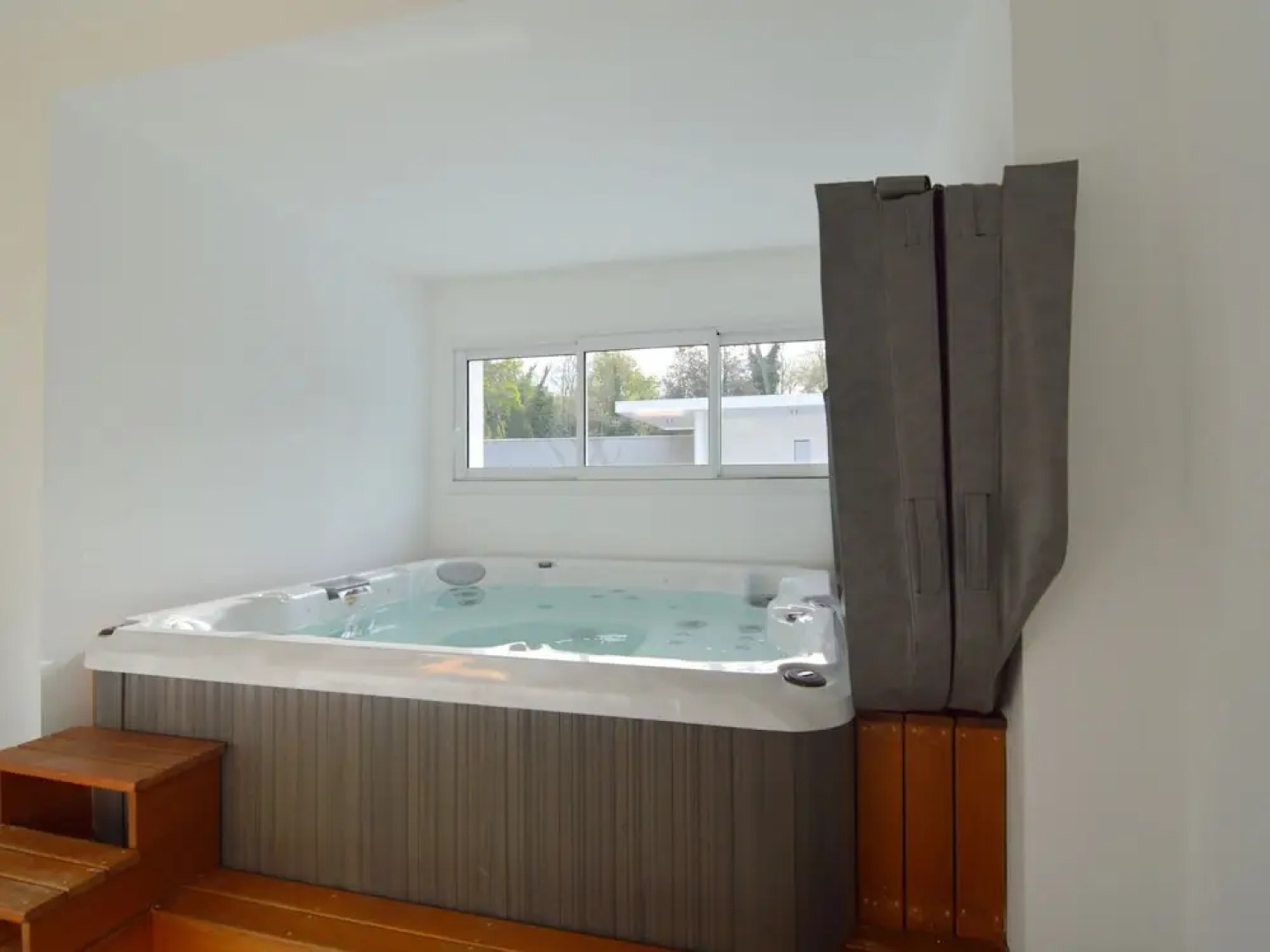 Design Villa With Private Wellness, 700m From the Beach and all Amenities