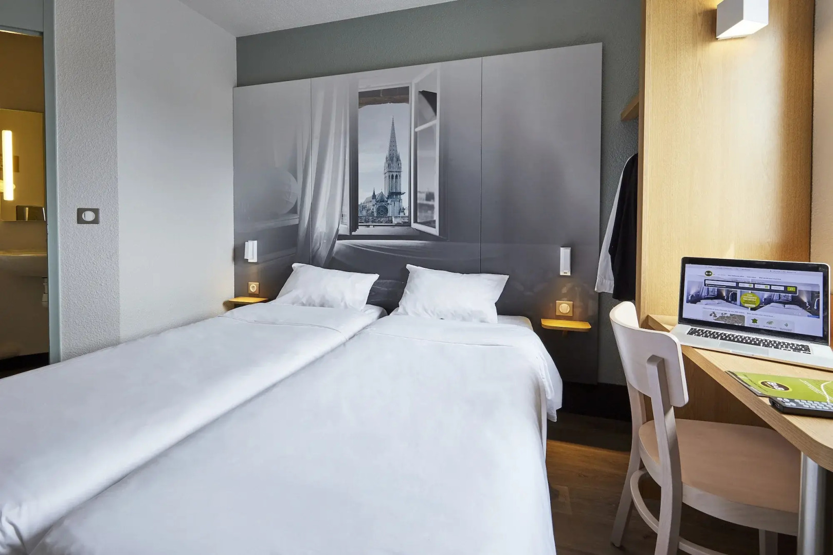 B&B HOTEL Caen Mémorial