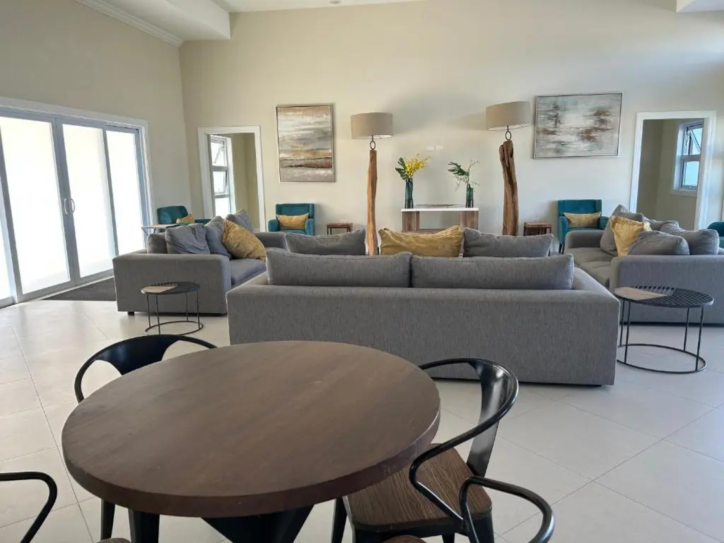 Seamist villa @Oceanpointe Lucea comfy 2BR w/pool gym & parking