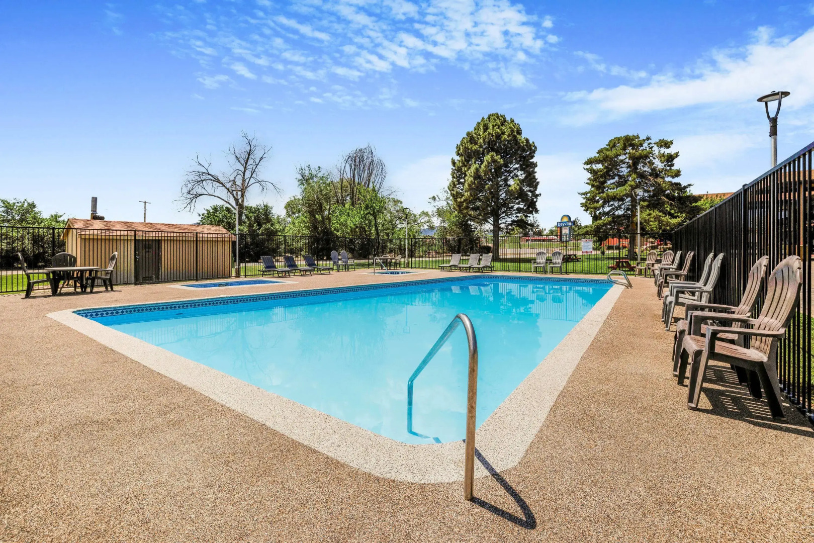 Days Inn by Wyndham Cortez