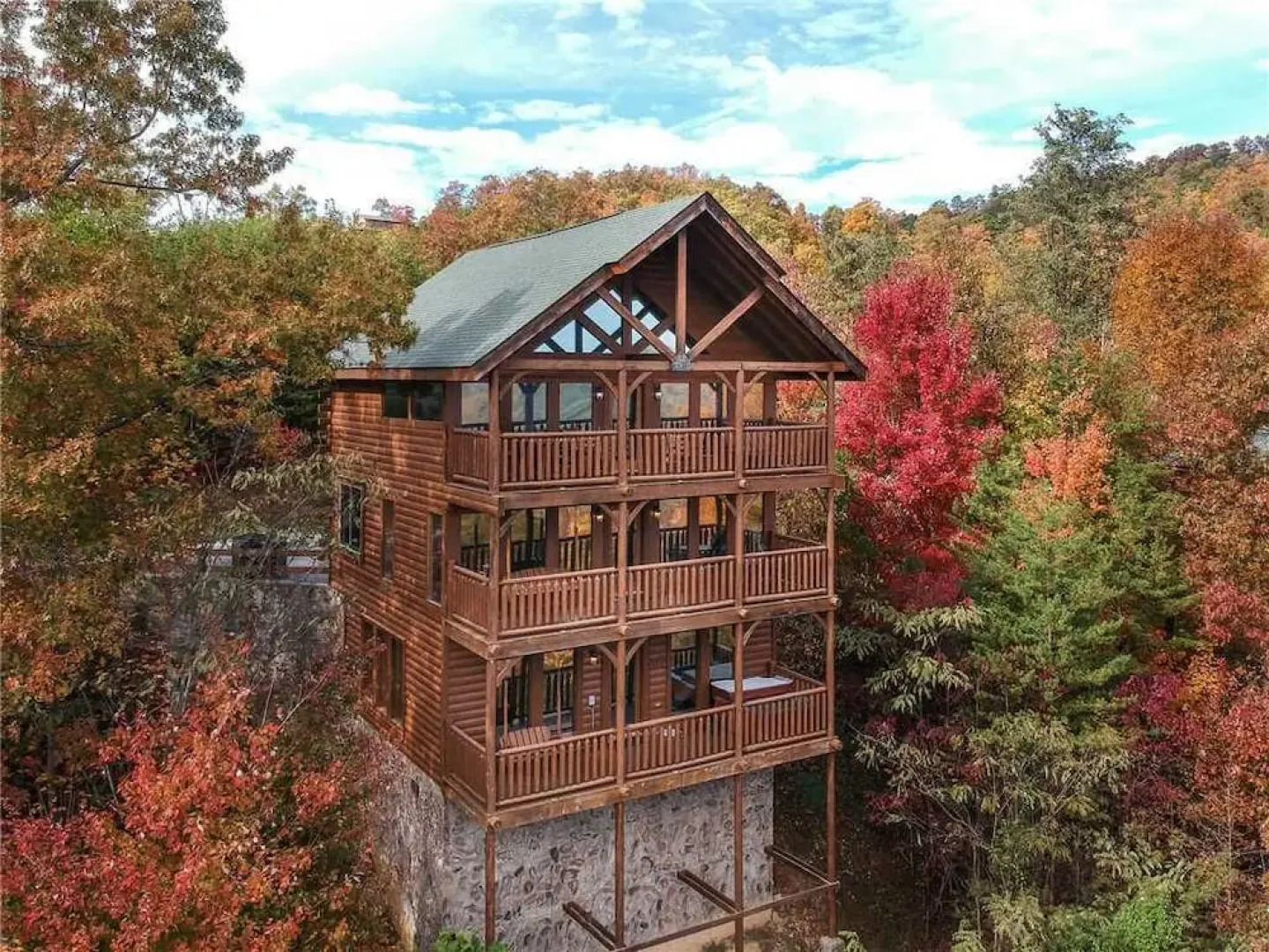 Bella Yani - Three Bedroom Cabin