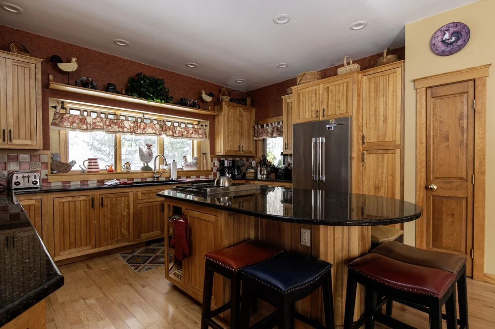 Luxury 6br Solitude Ge- Indoor Bball Court, Private Tub 6 Bedroom Home by RedAwning