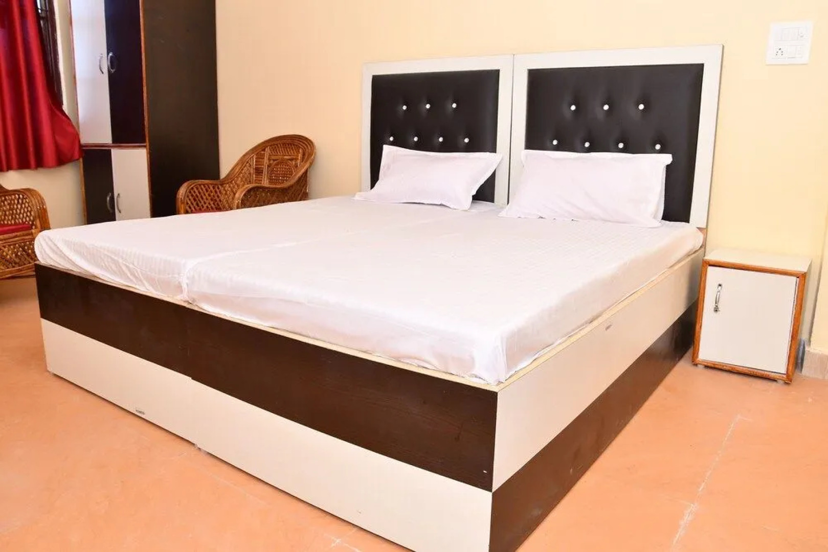 Hotel Mountain View And Rooftop Restaurant