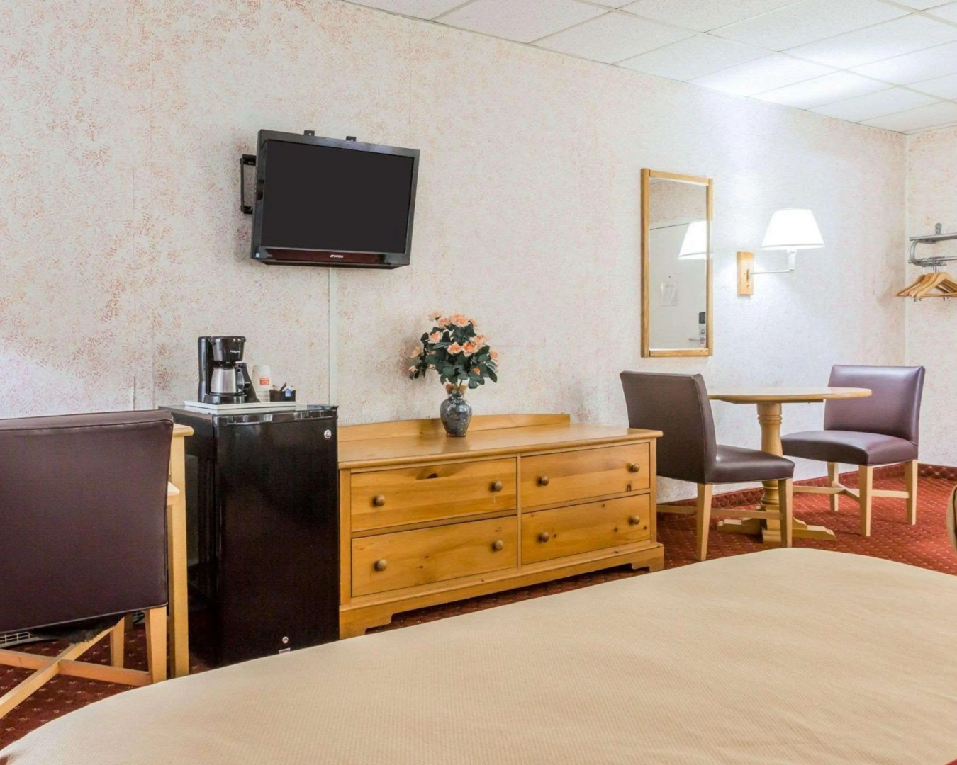 Econo Lodge Near Stewart International Airport