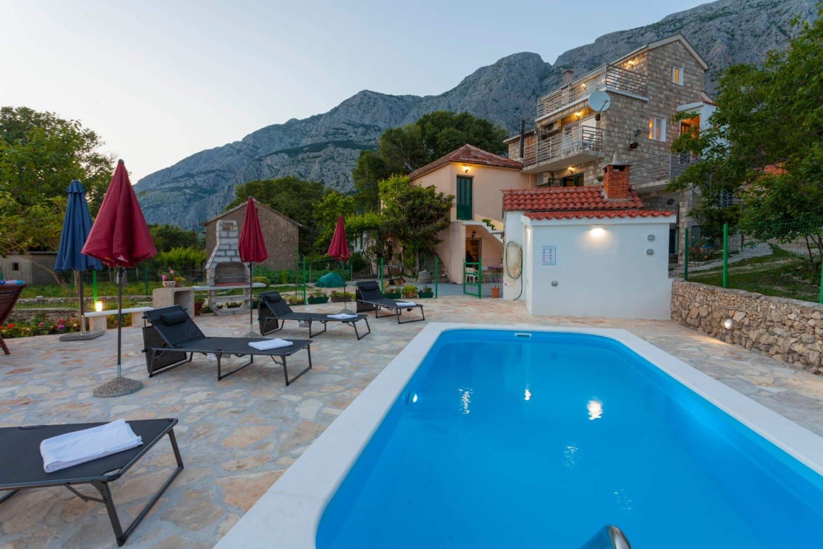 Holiday house Tonci - comfortable & surrounded by nature: Tucepi, Riviera Makarska