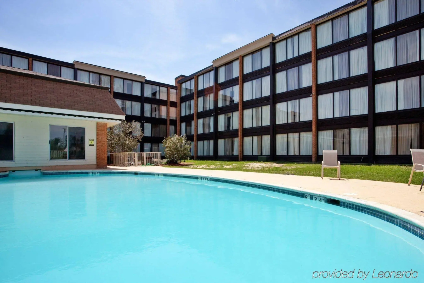 Days Hotel by Wyndham Williamsburg I-64