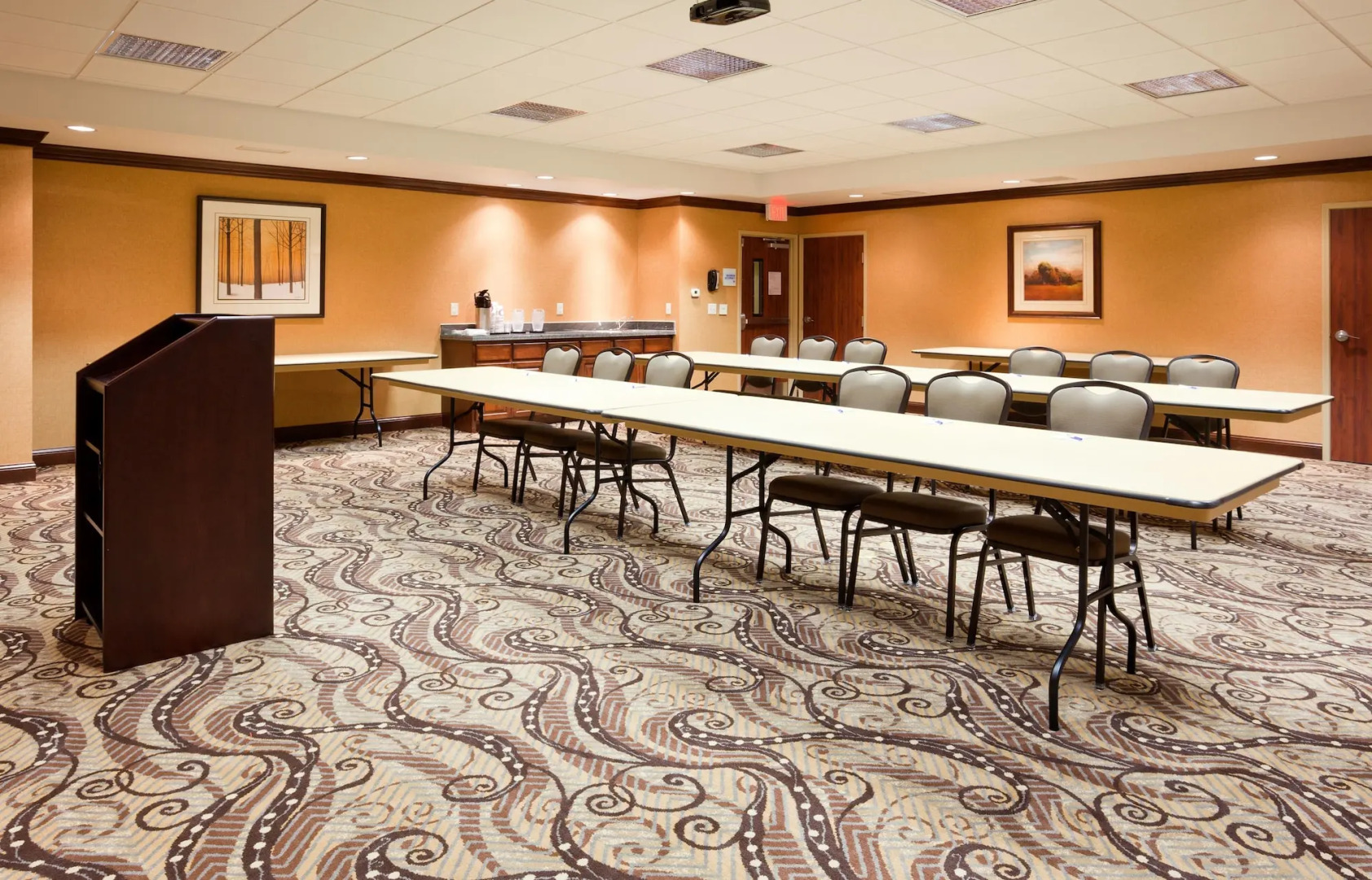 Holiday Inn Express and Suites Mason City by IHG