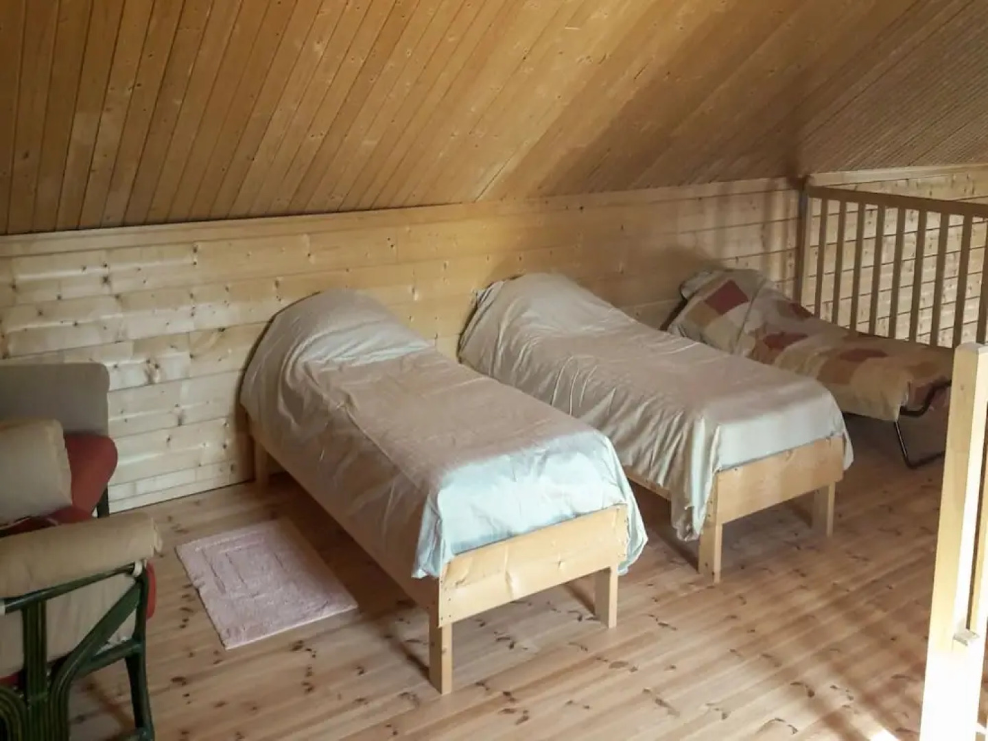 New Wooden House in a Quiet Location, Just a few Minutes From the River Lot