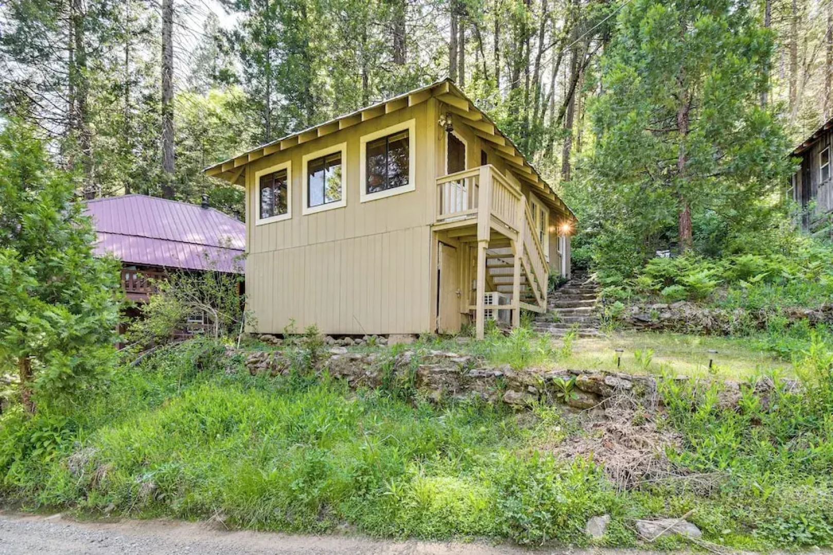 8 Mi to Yosemite National Park: Cabin w/ Fire Pit