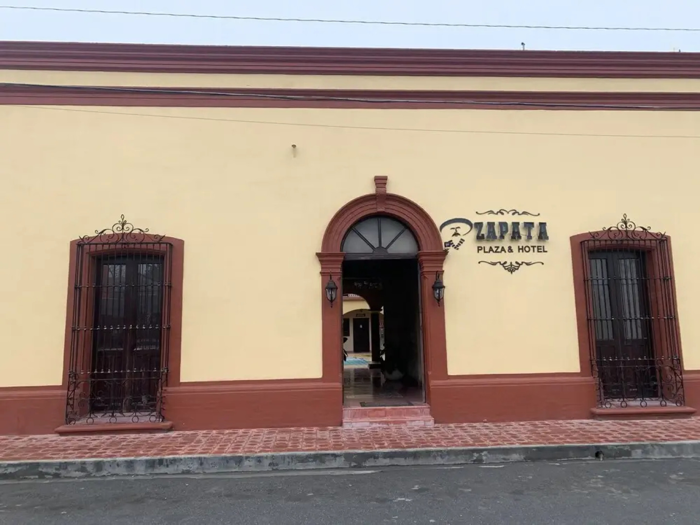 Zapata Hotel y Plaza