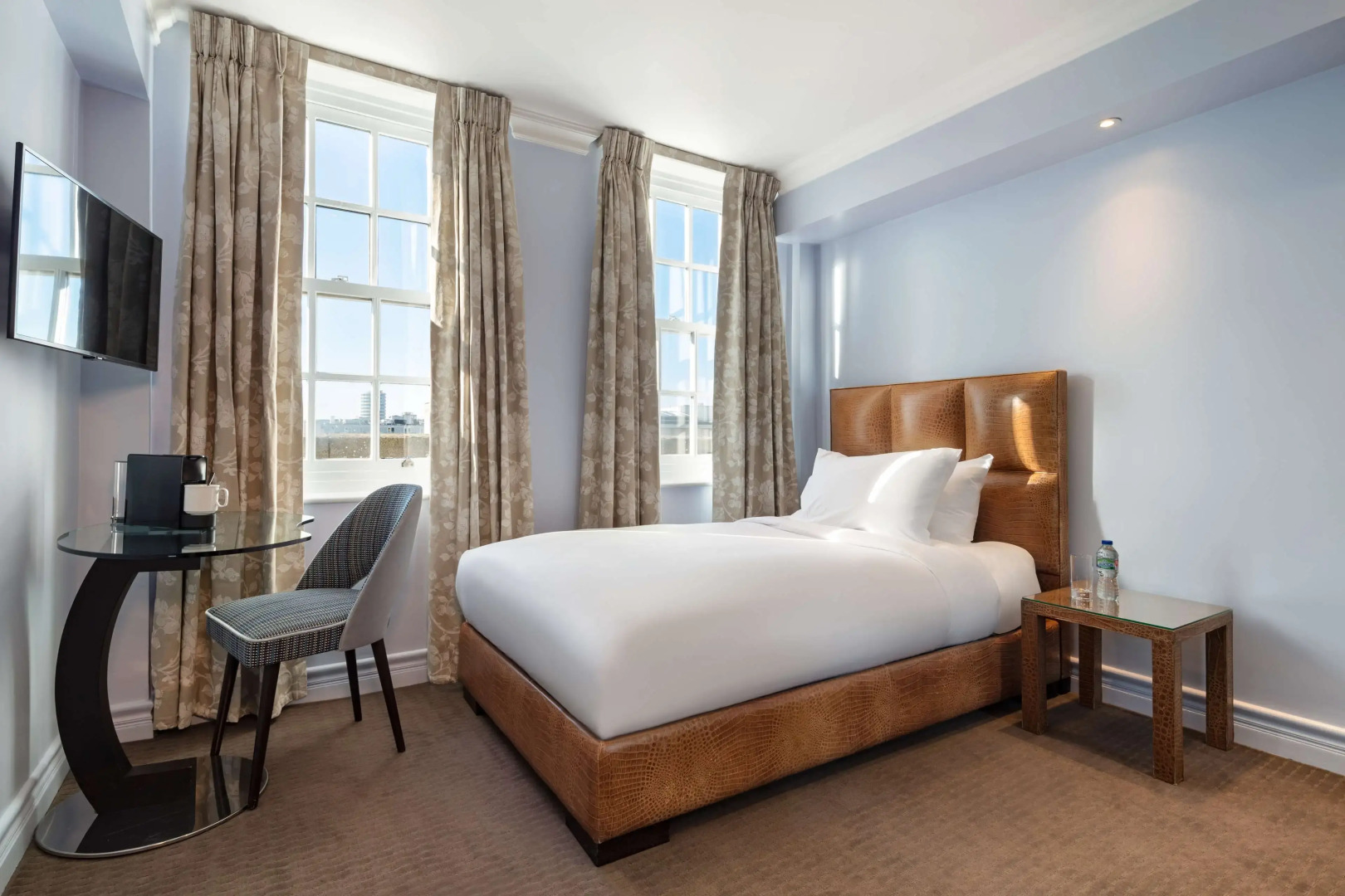 Отель Radisson Blu, London Bond Street