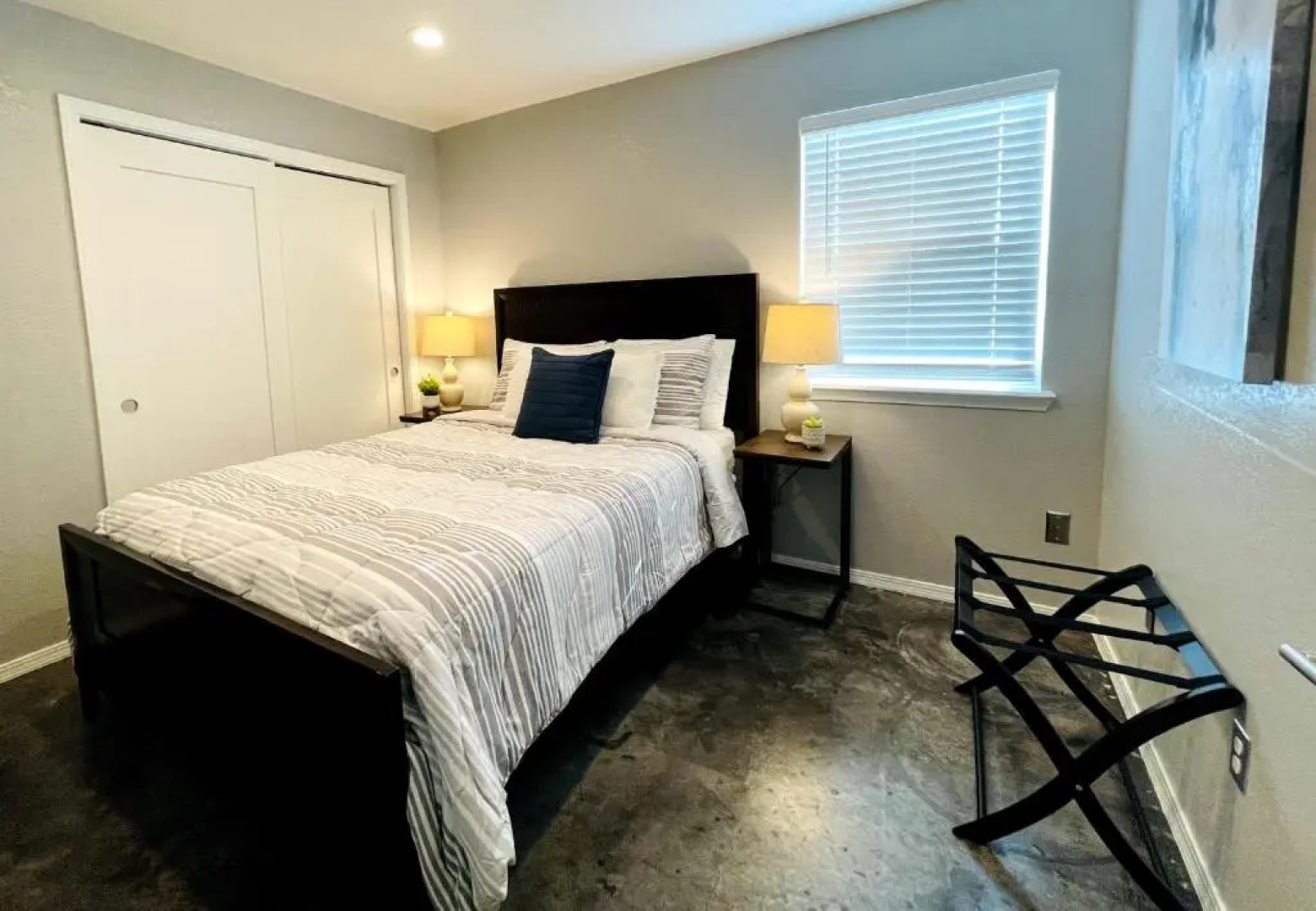 Evie's Campus-close 2 bedroom luxury